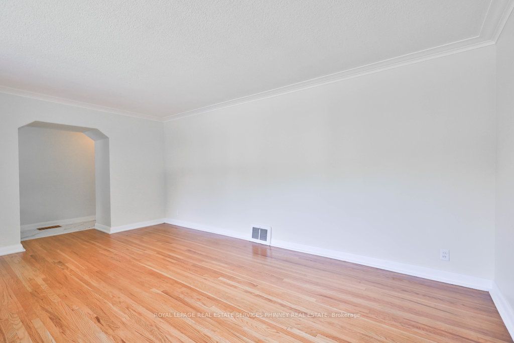 MLS #W12359968 image #6