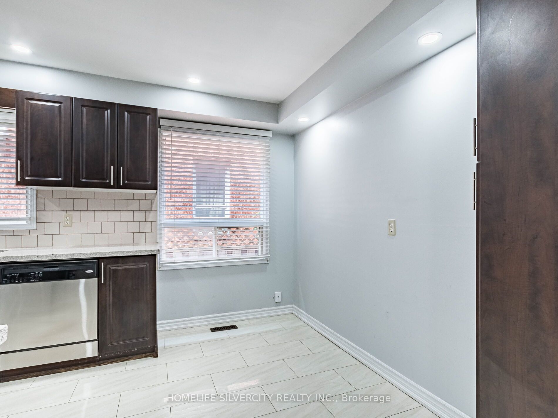 MLS #W12360005 image #22