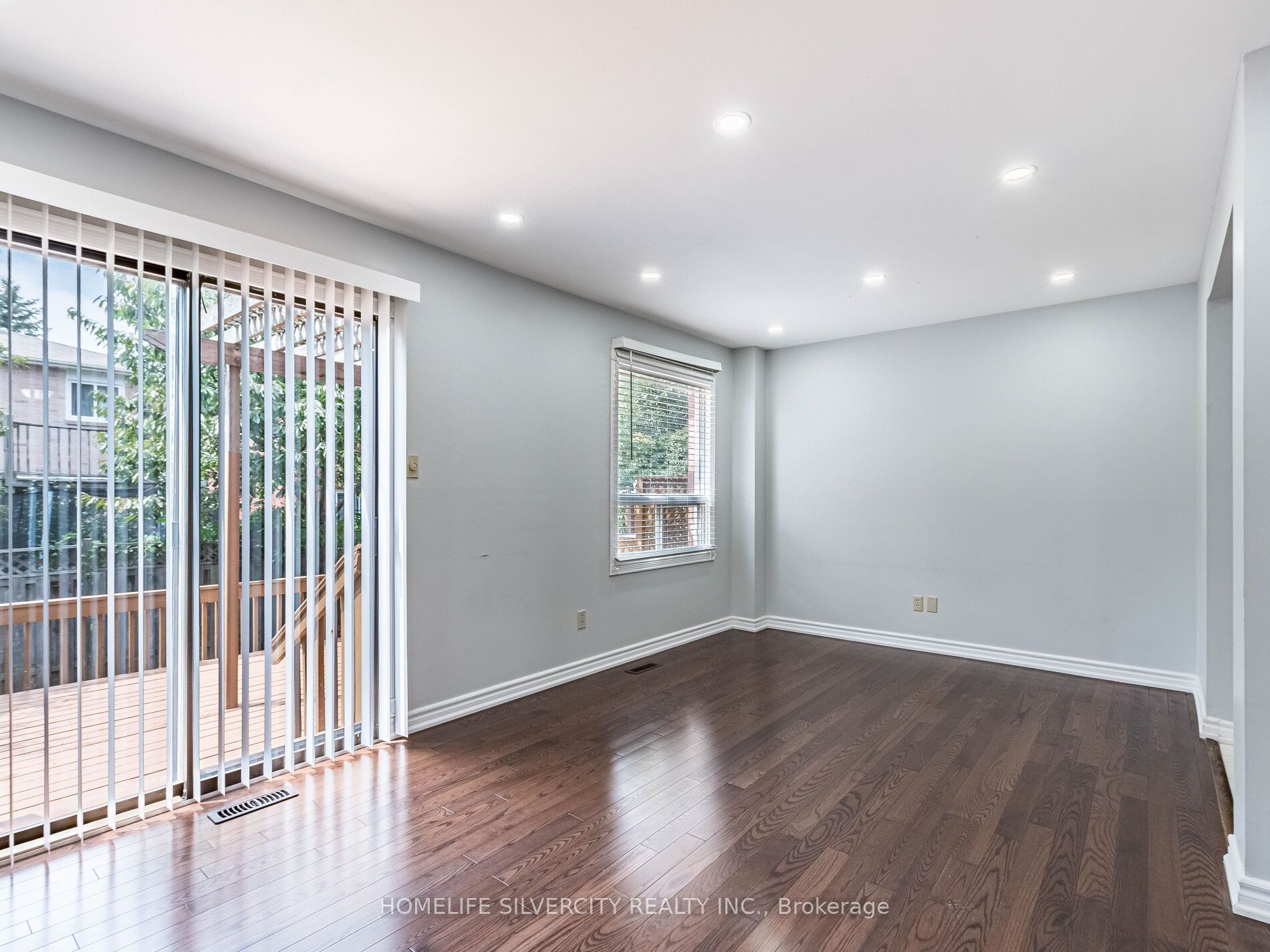 MLS #W12360005 image #8