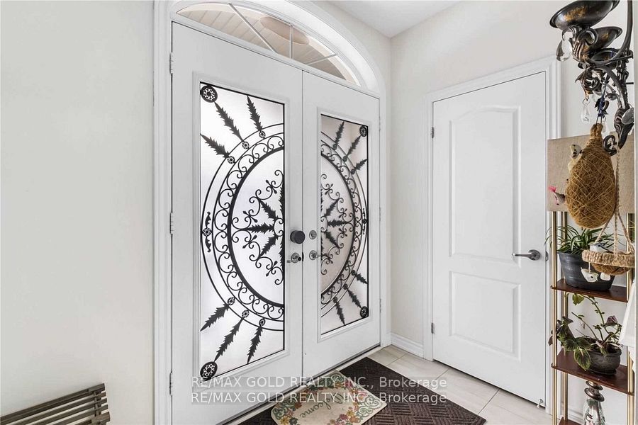 MLS #W12360092 image #2