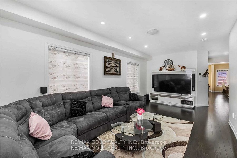 MLS #W12360092 image #4