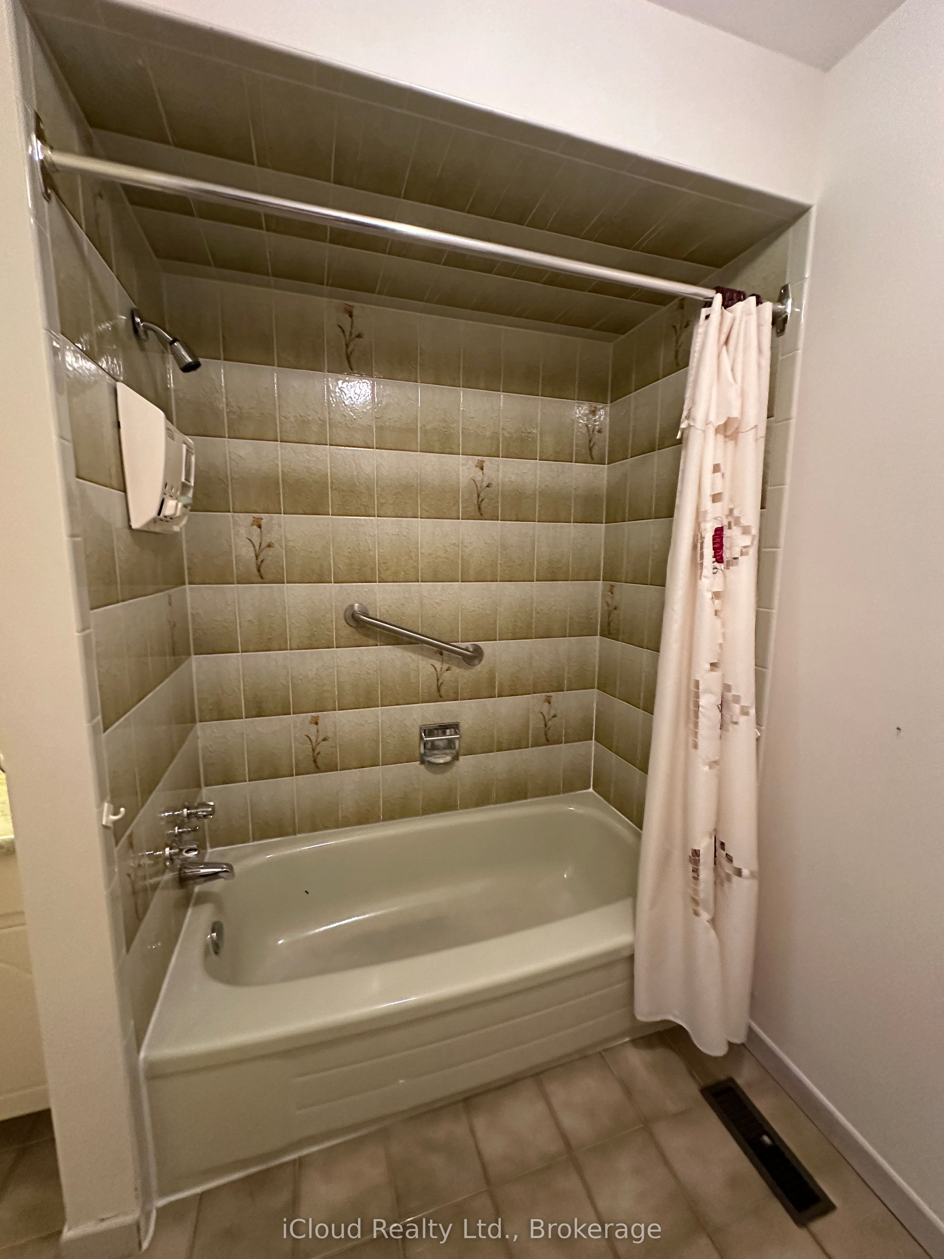 MLS #W12360278 image #18