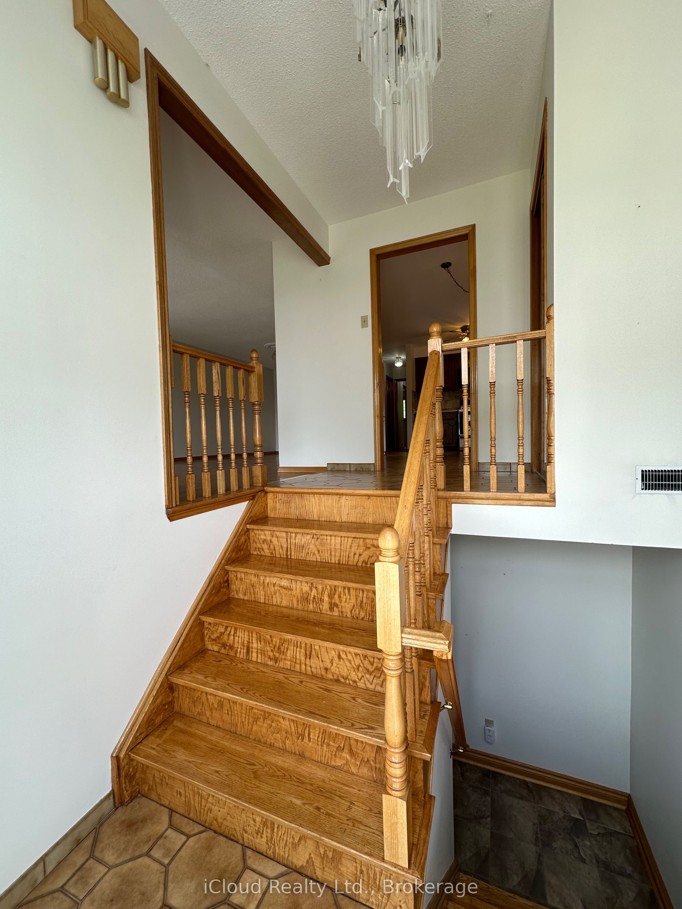 MLS #W12360278 image #5