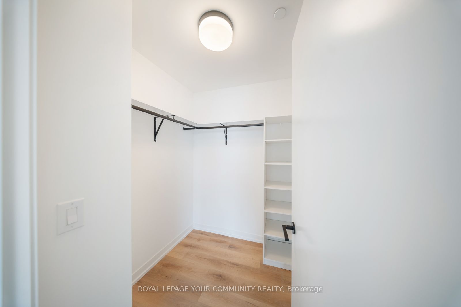 MLS #W12360287 image #17