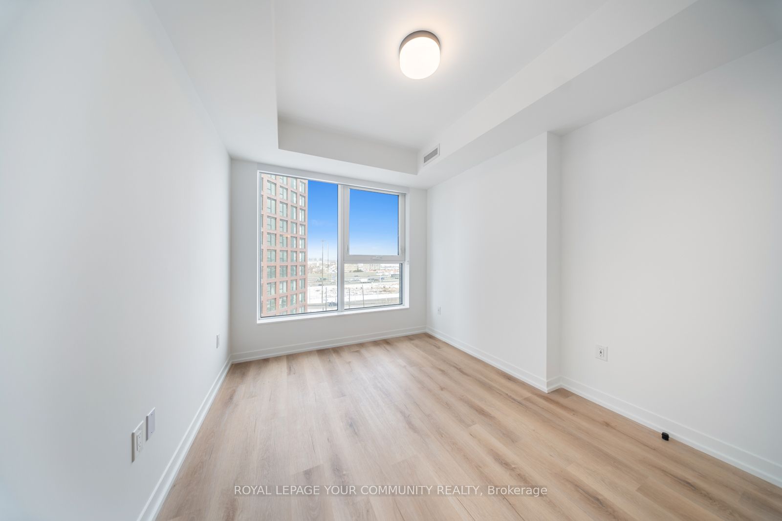 MLS #W12360288 image #16