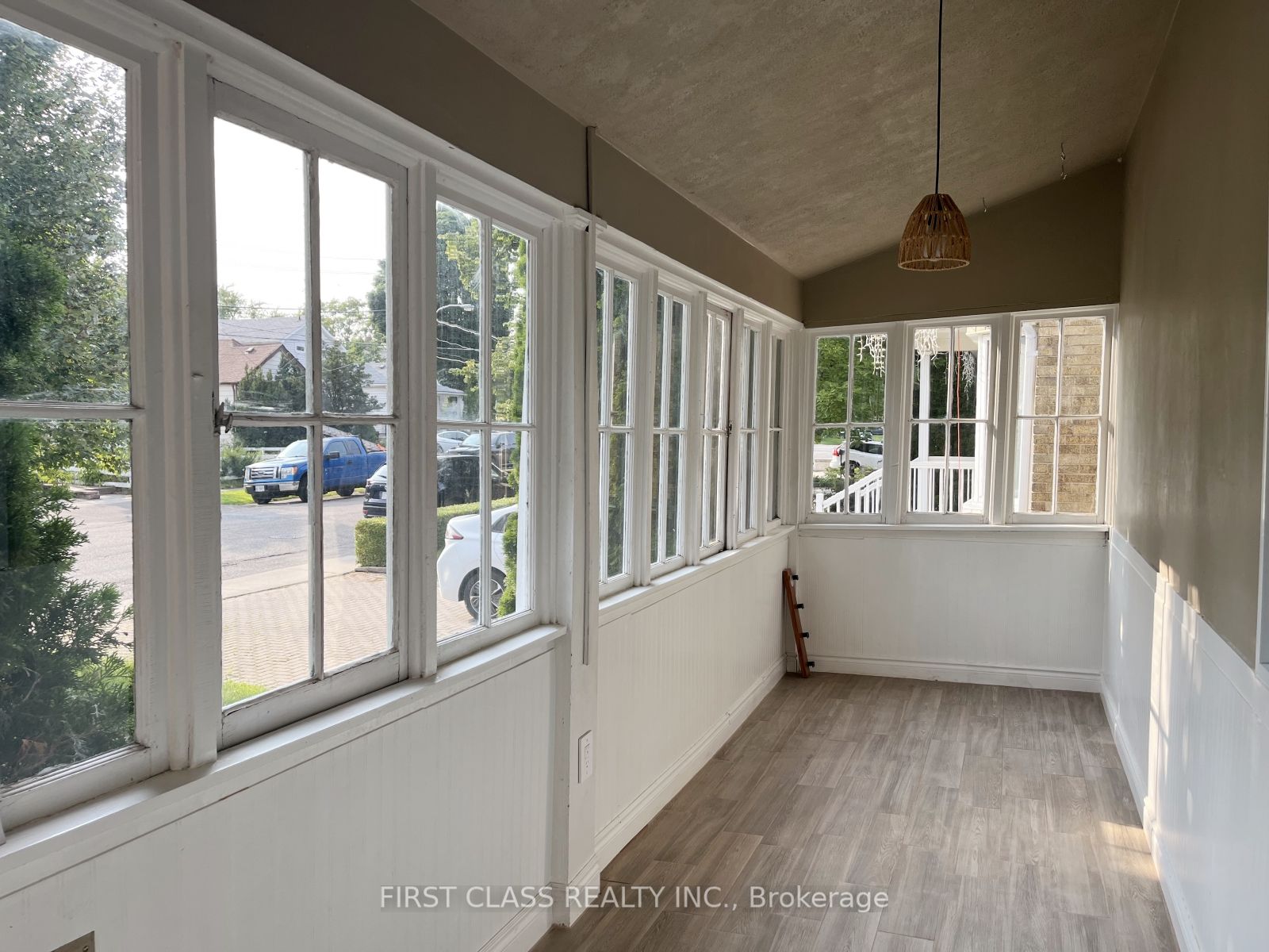 MLS #W12360325 image #1