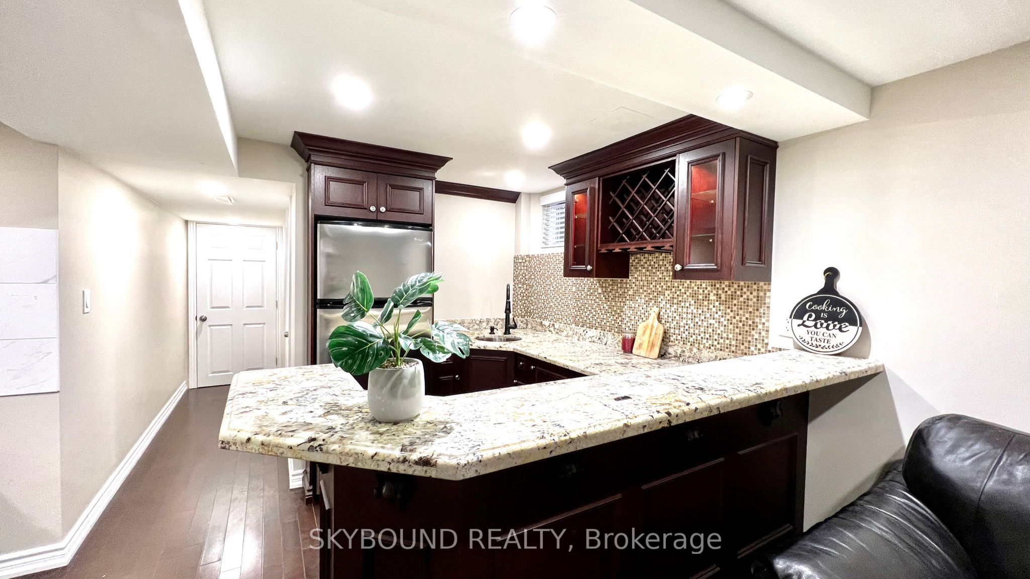 MLS #W12360379 image #4