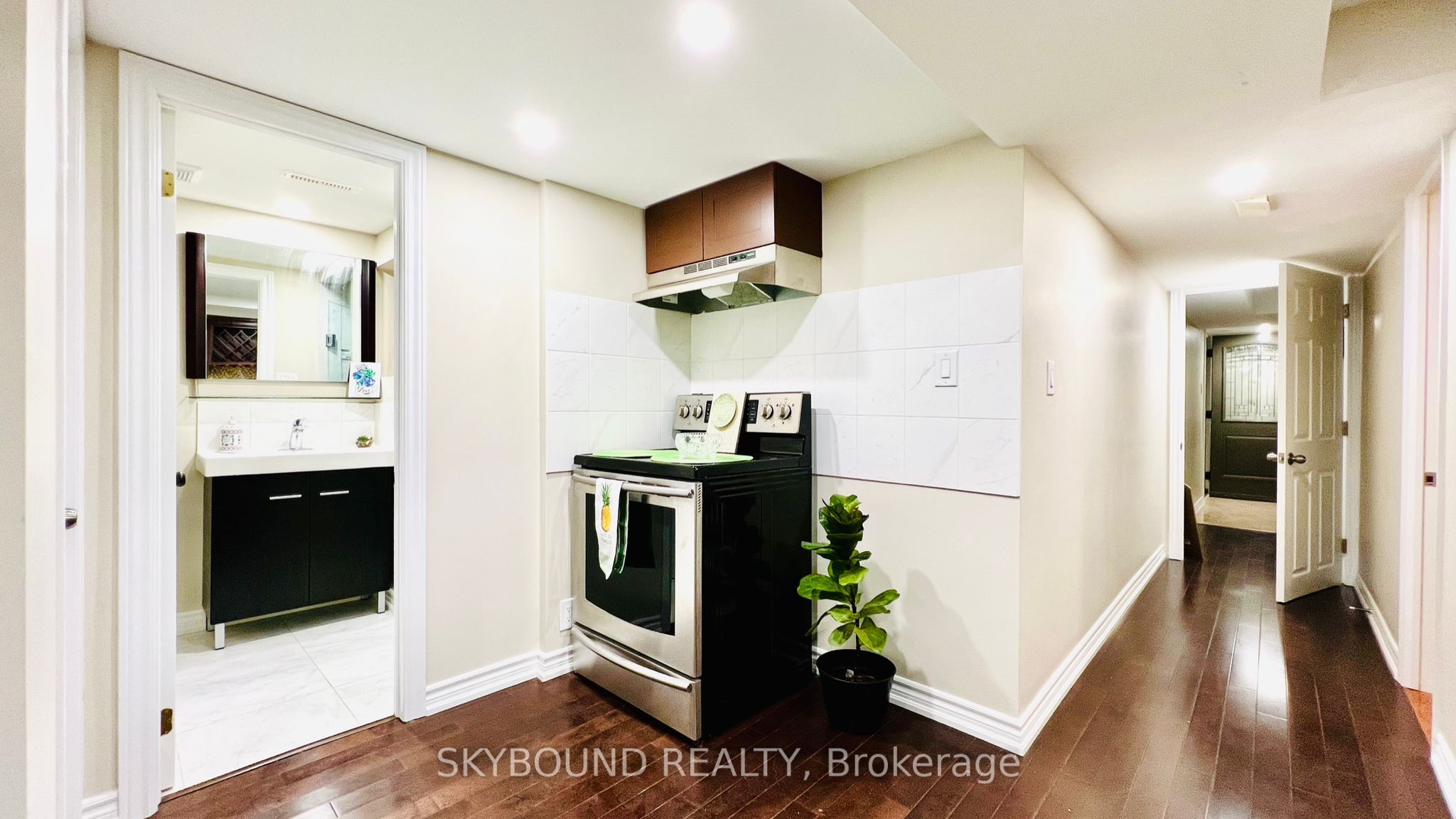 MLS #W12360379 image #5