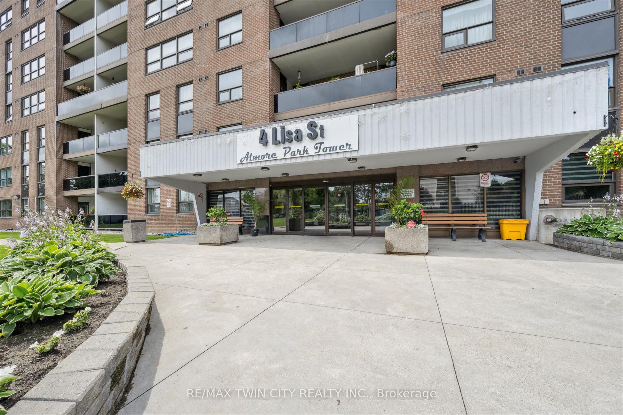 MLS #W12360615 image #1