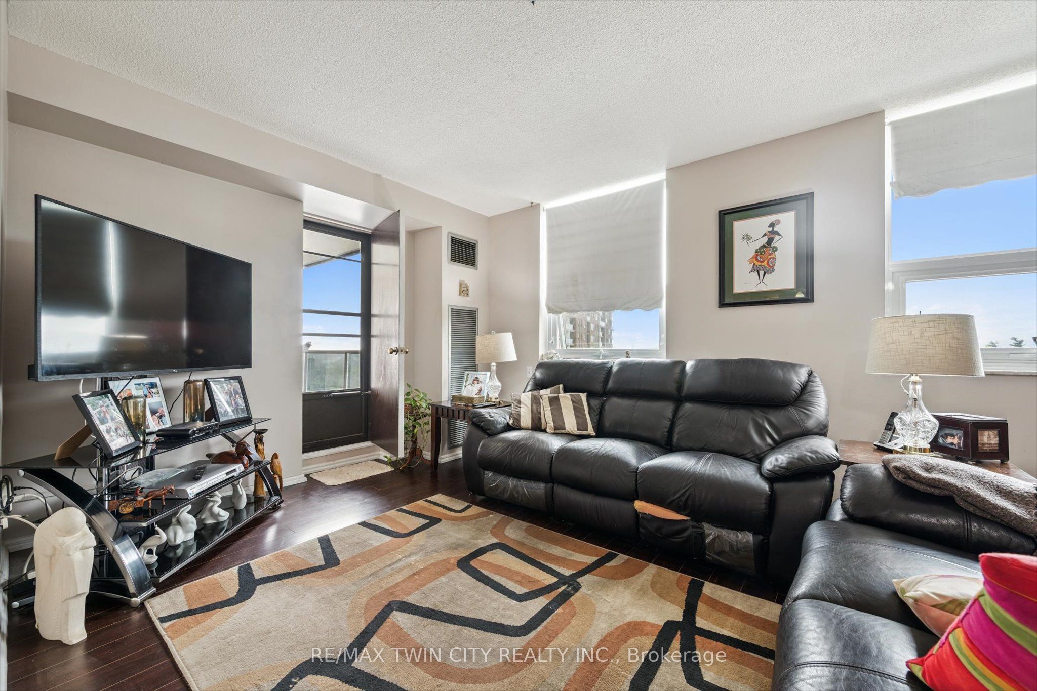 MLS #W12360615 image #5