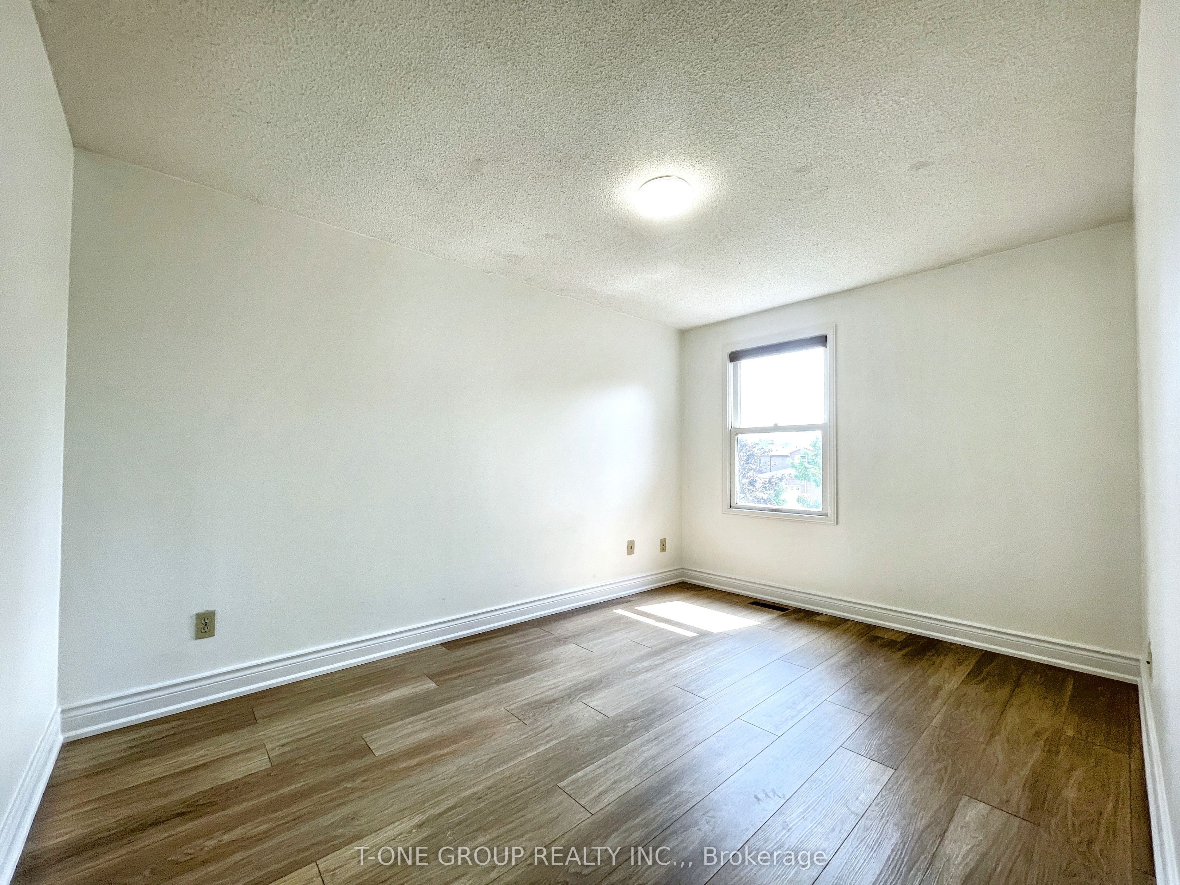 MLS #W12360660 image #14