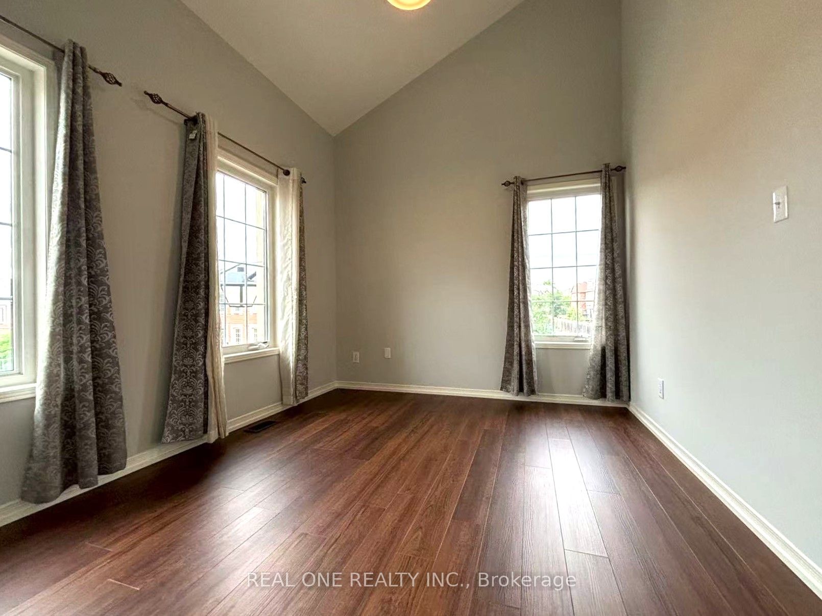 MLS #W12360670 image #23