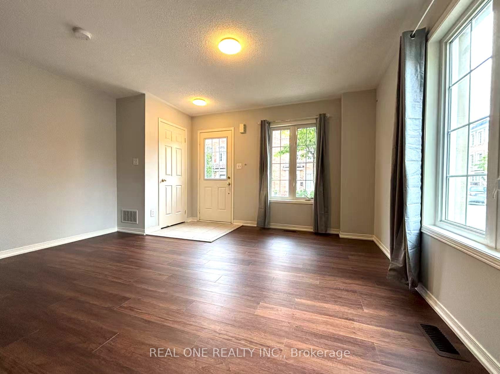 MLS #W12360670 image #5