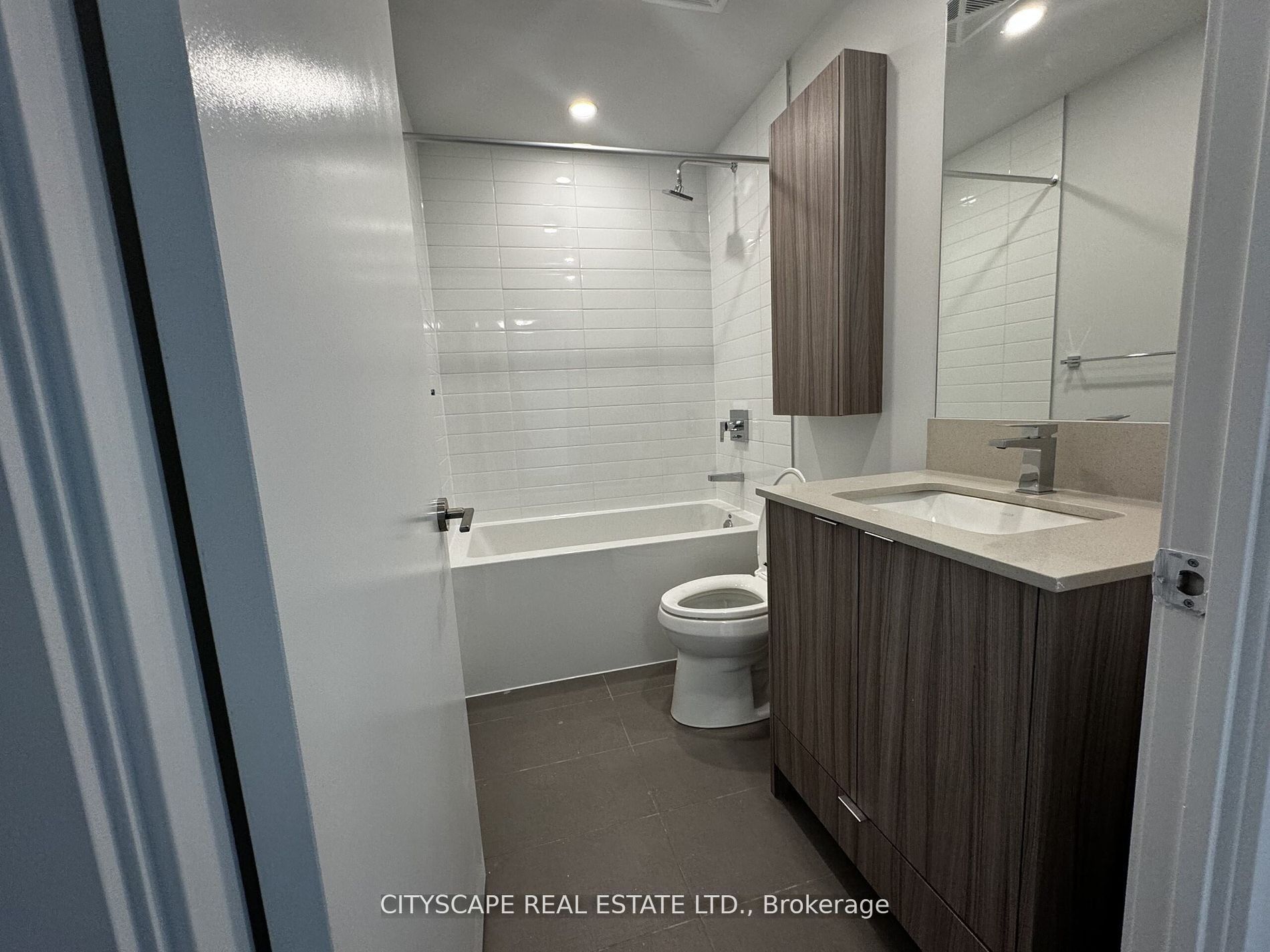 MLS #W12360810 image #10