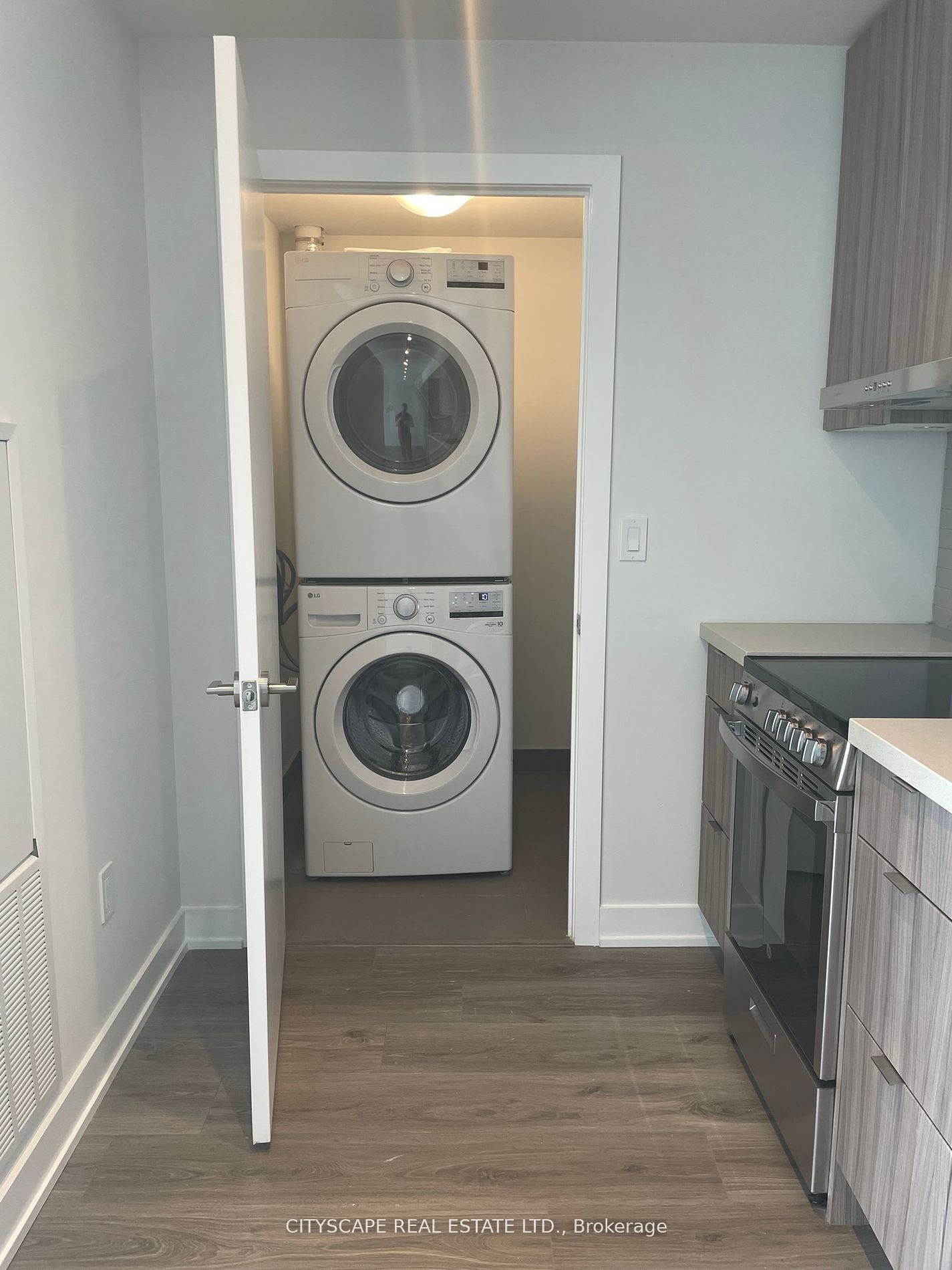 MLS #W12360810 image #11