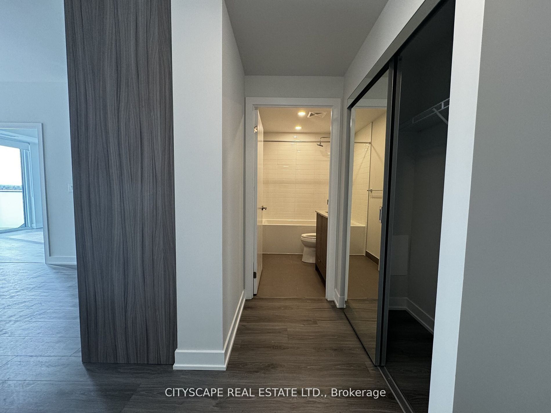 MLS #W12360810 image #9