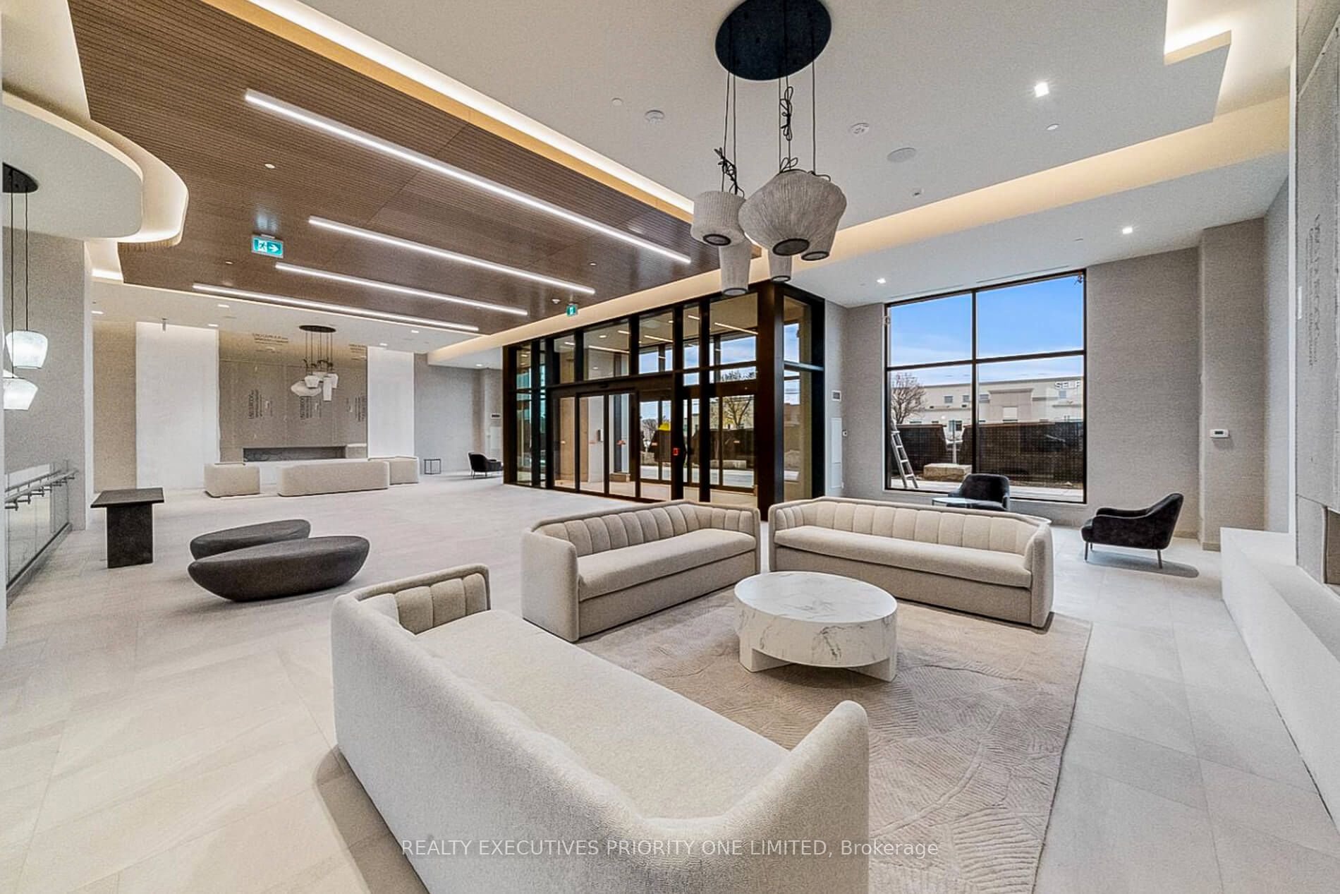 MLS #W12360874 image #2