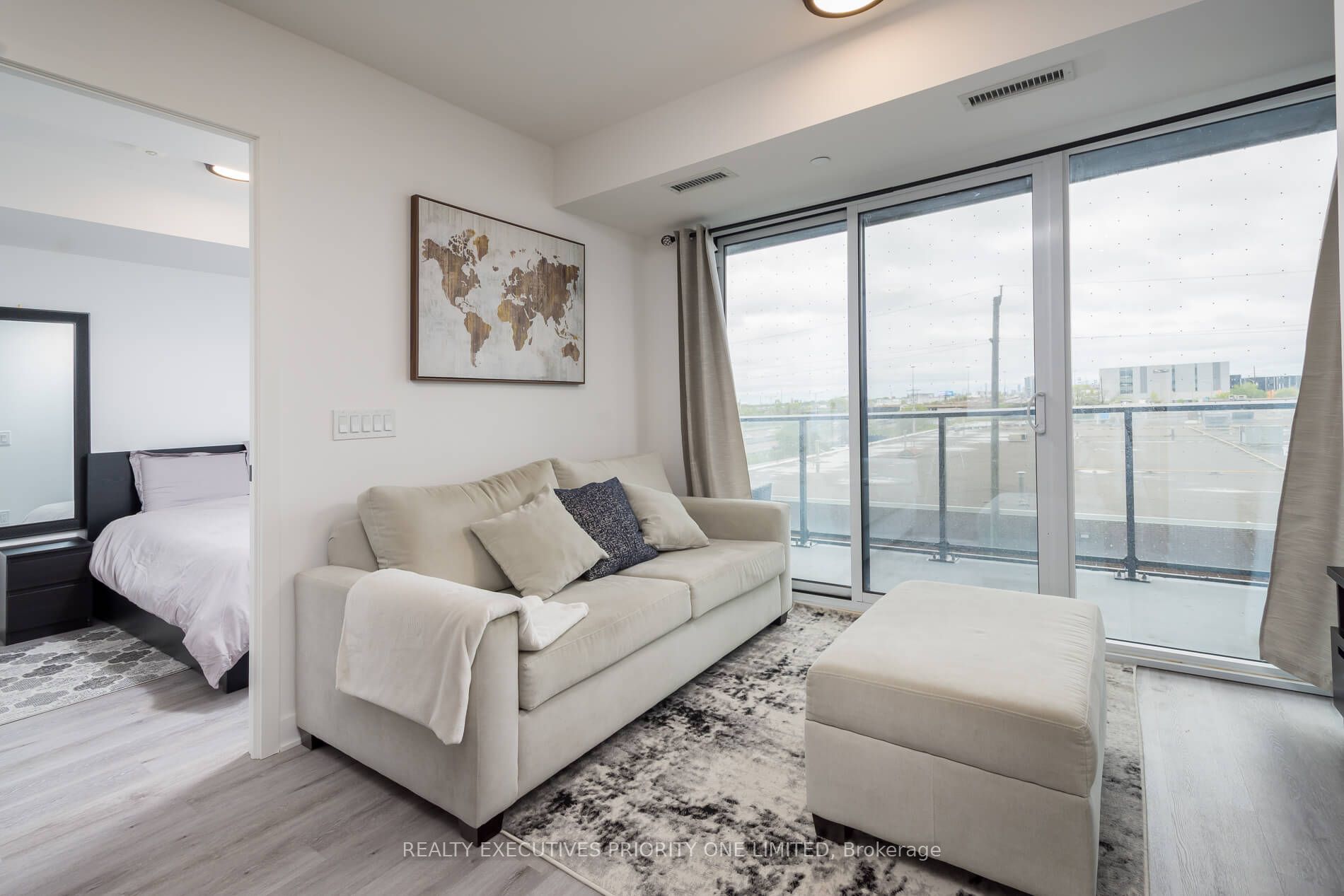 MLS #W12360874 image #5