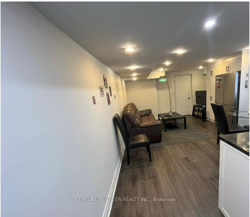 MLS #W12363040 image #1