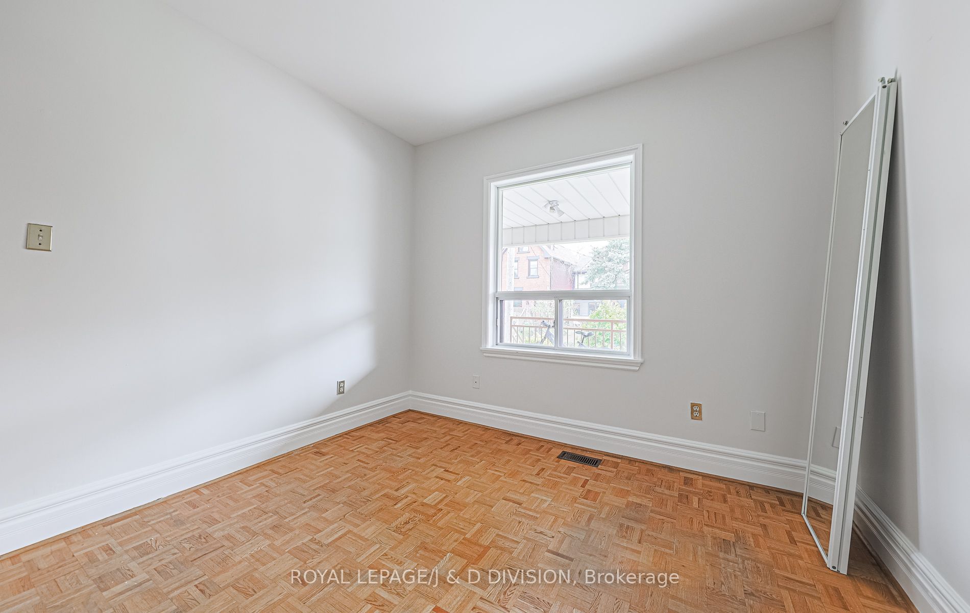 MLS #W12363125 image #5