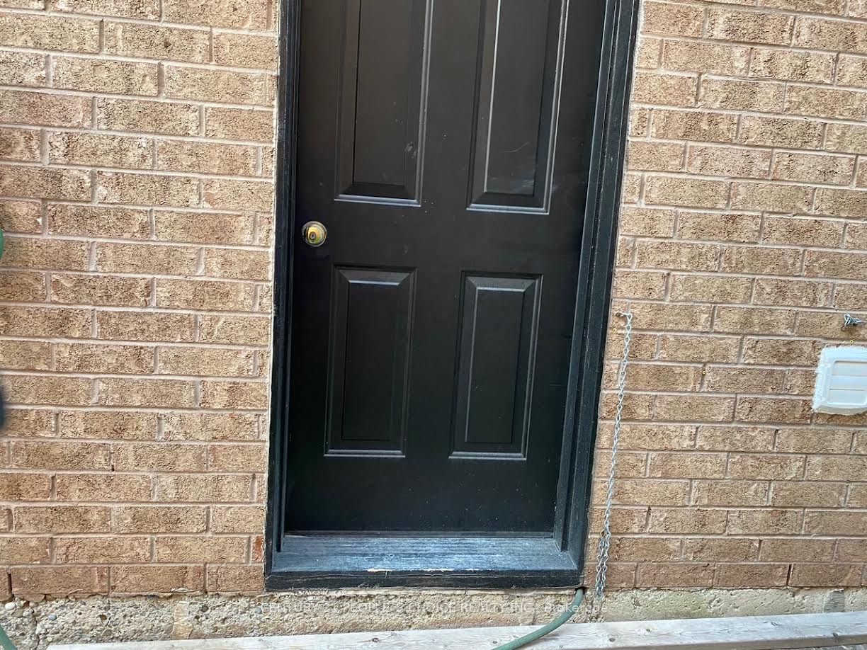 MLS #W12363476 image #1