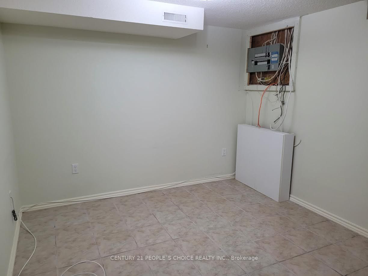 MLS #W12363476 image #6