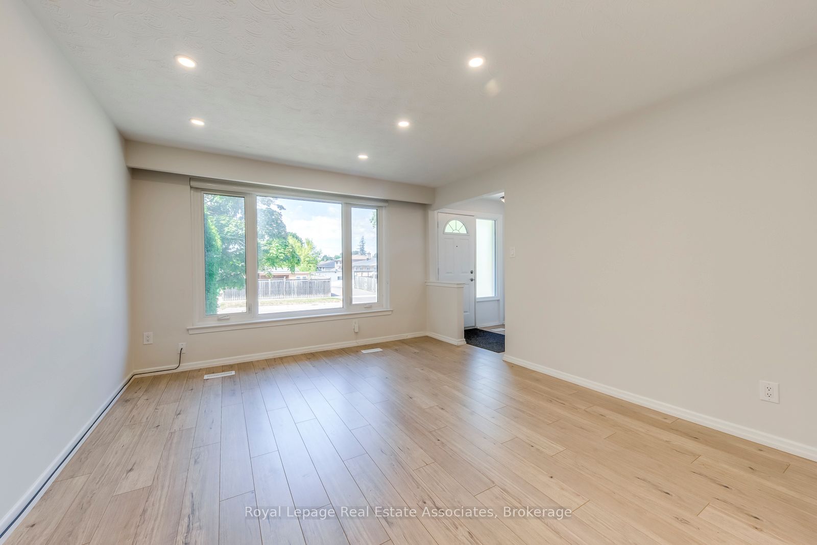 MLS #W12363558 image #5