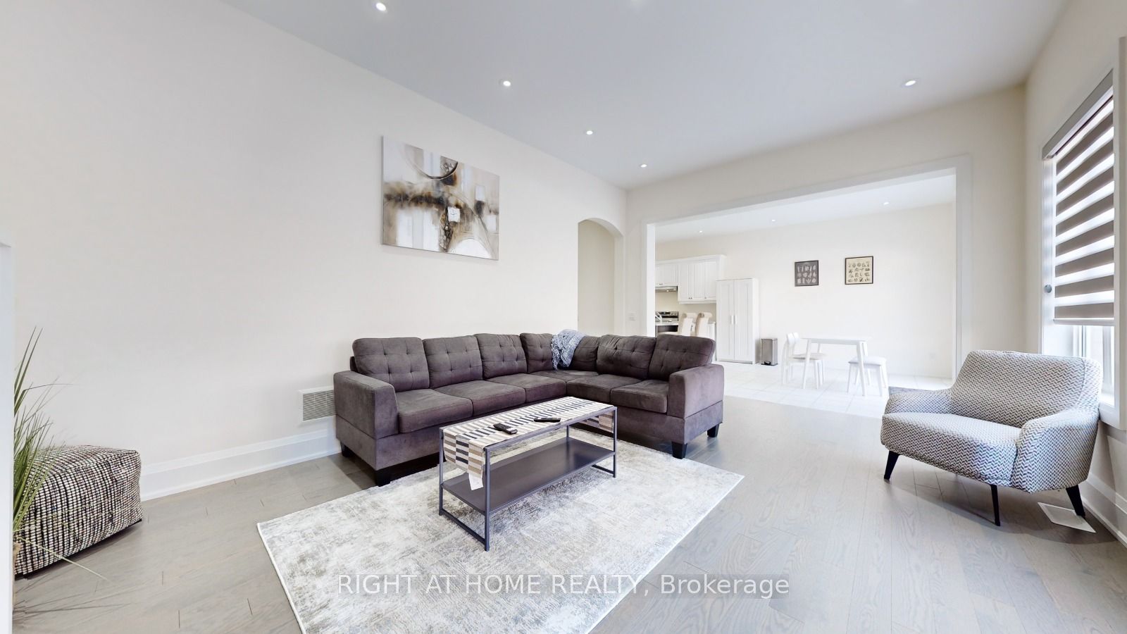 MLS #W12364574 image #5