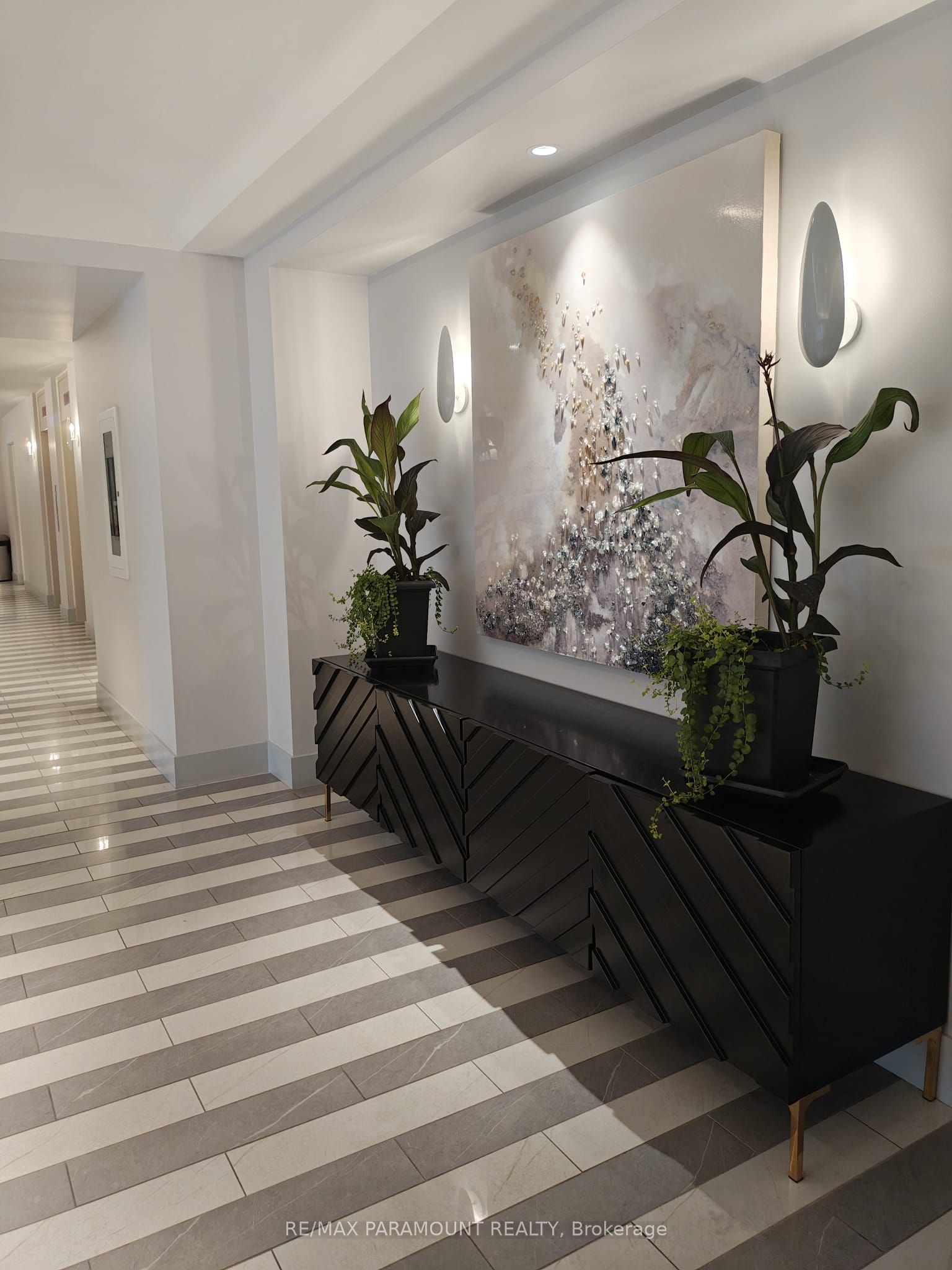 MLS #W12364681 image #31