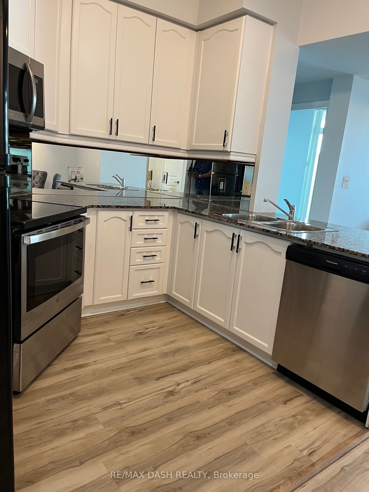 MLS #W12364865 image #1