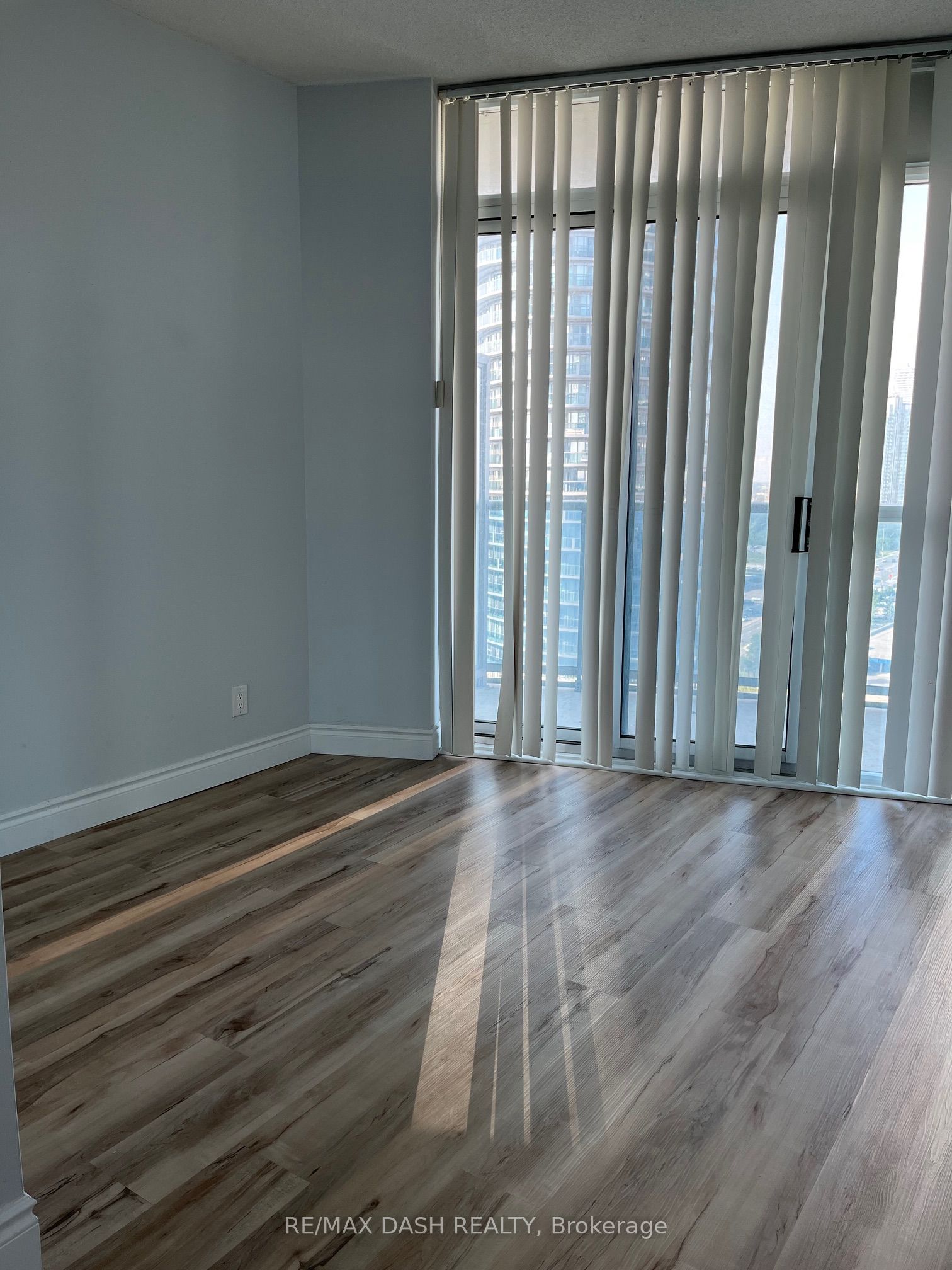 MLS #W12364865 image #5