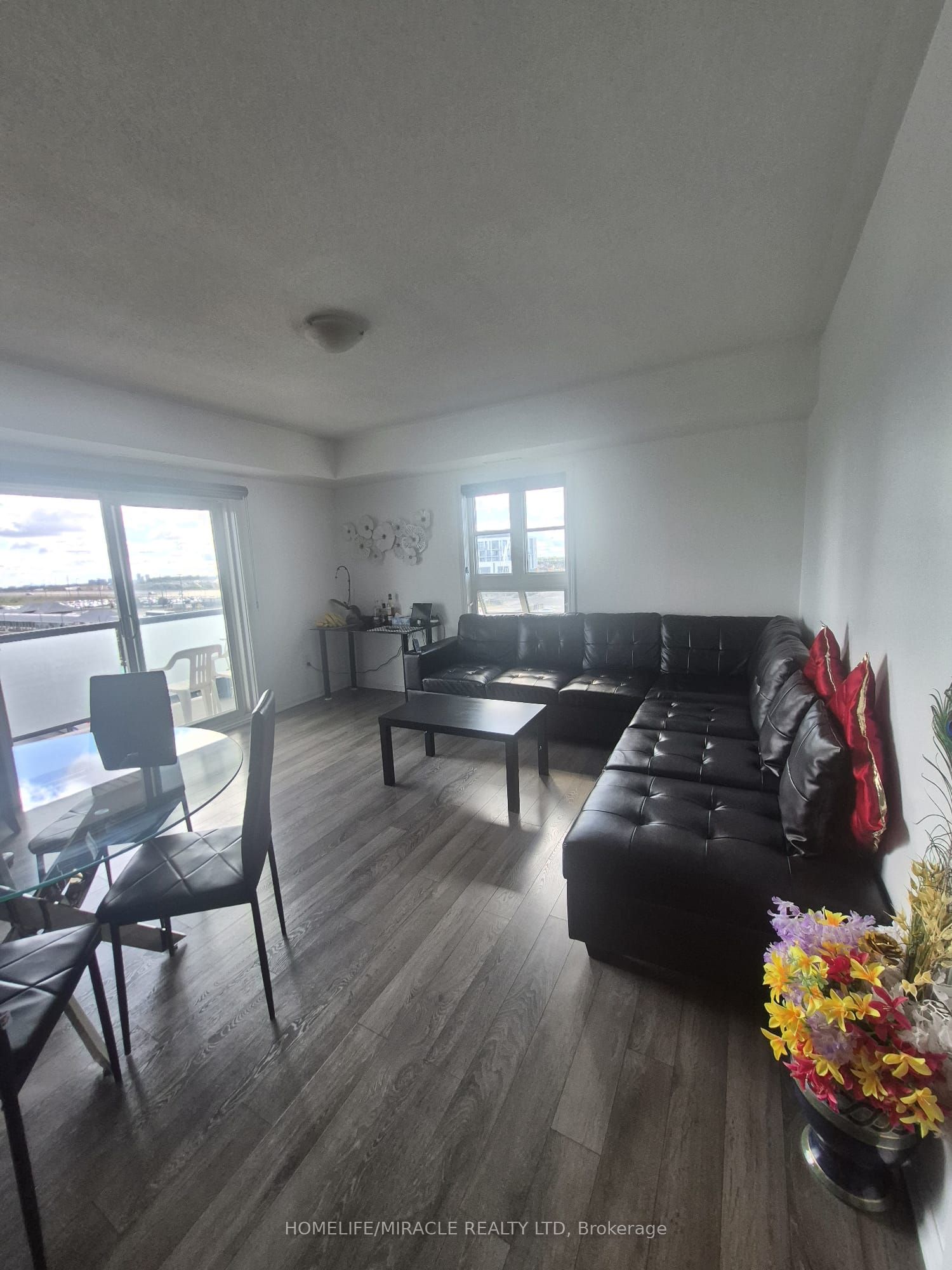 MLS #W12365070 image #3