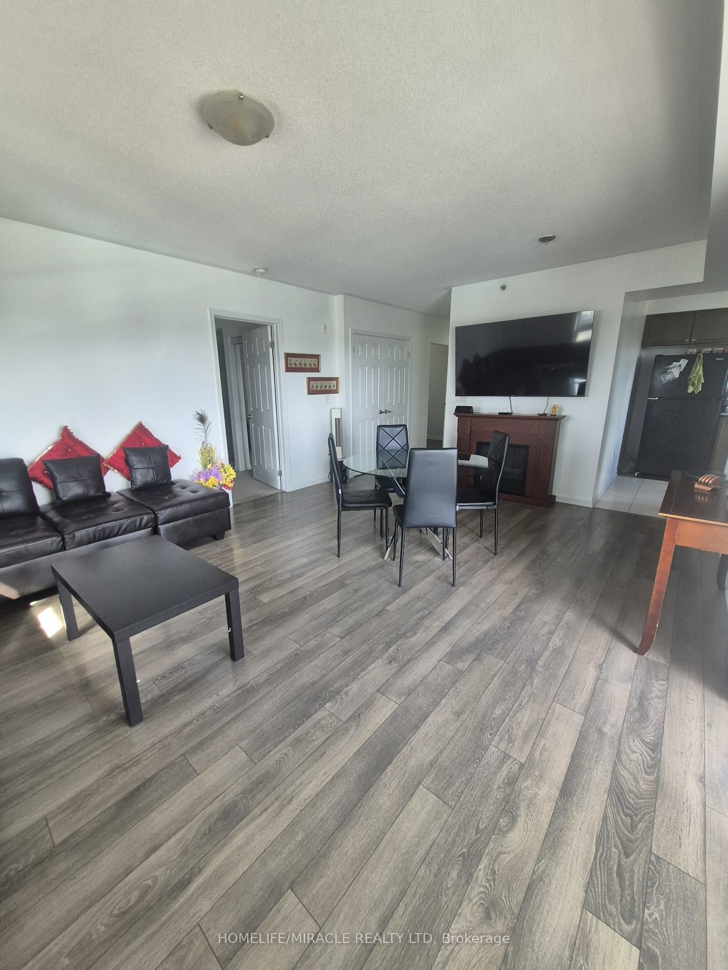 MLS #W12365070 image #7