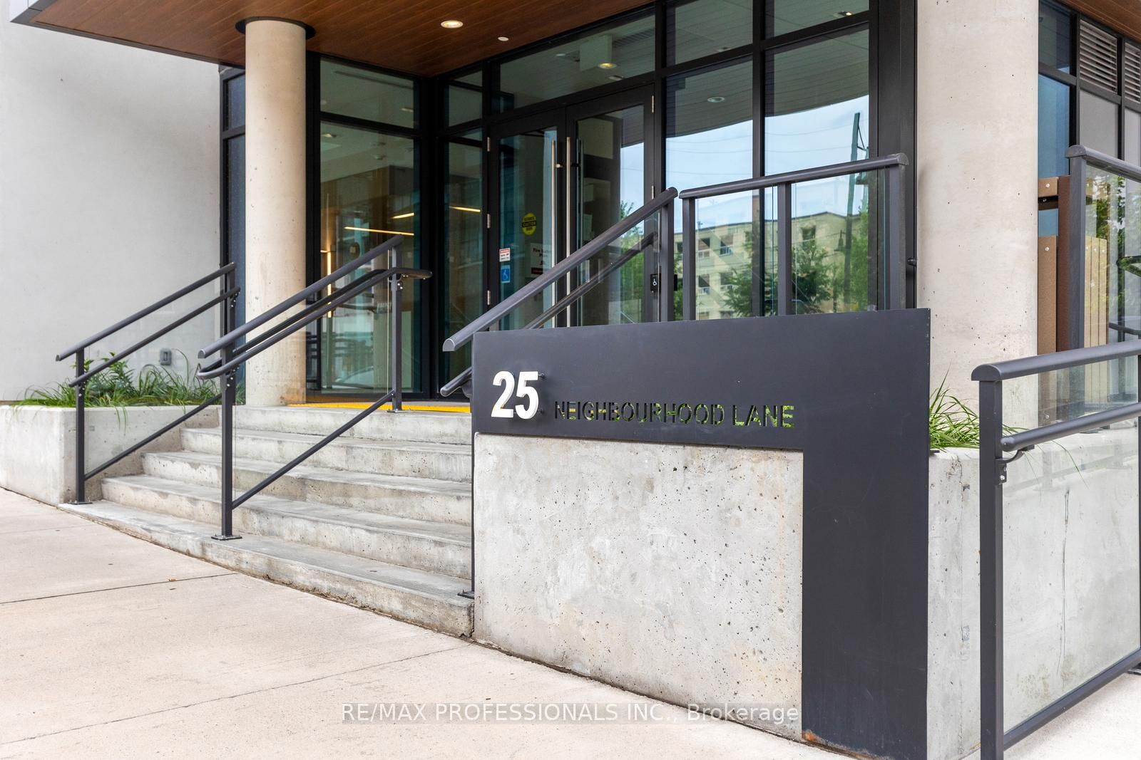 MLS #W12365184 image #1