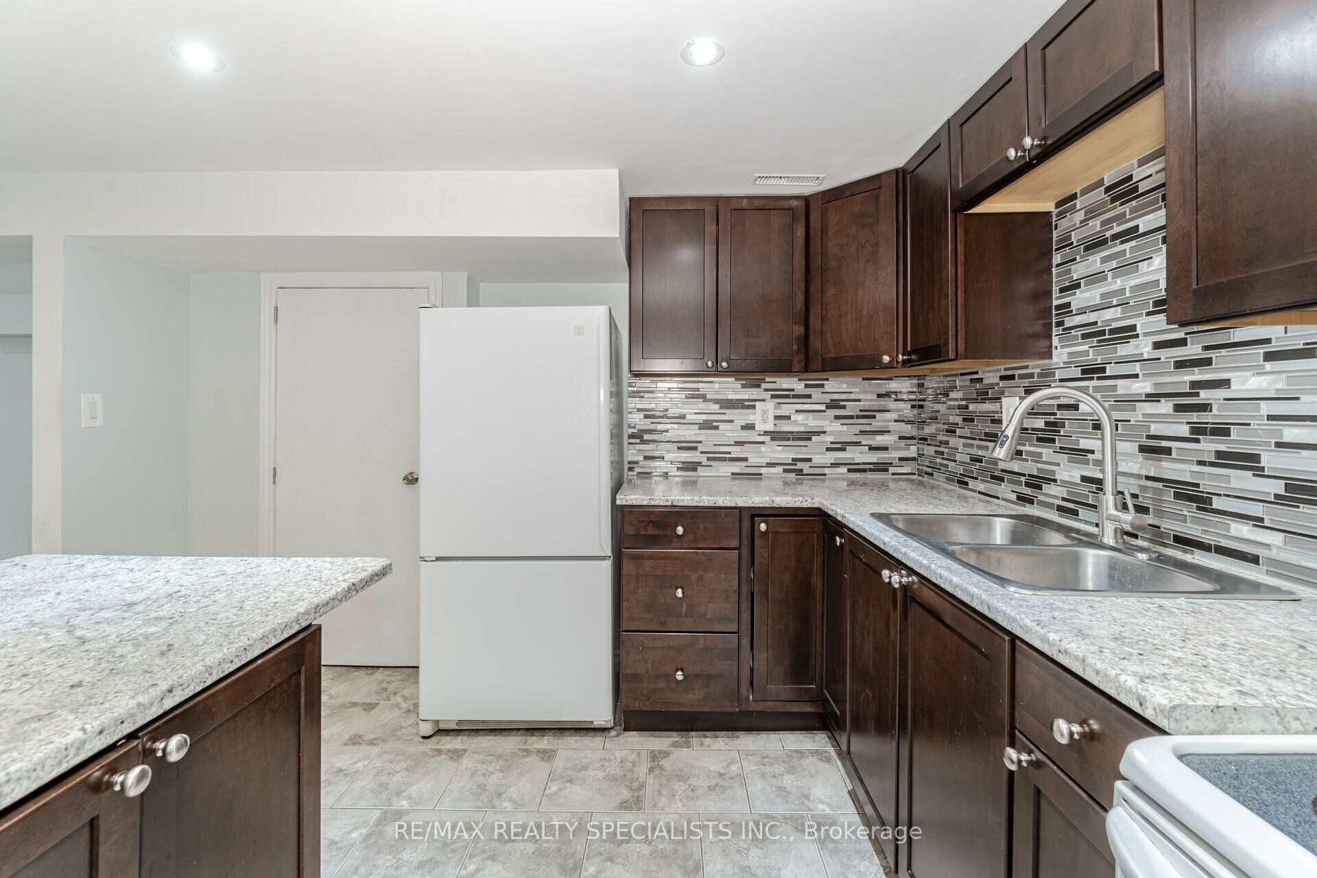 MLS #W12365353 image #6