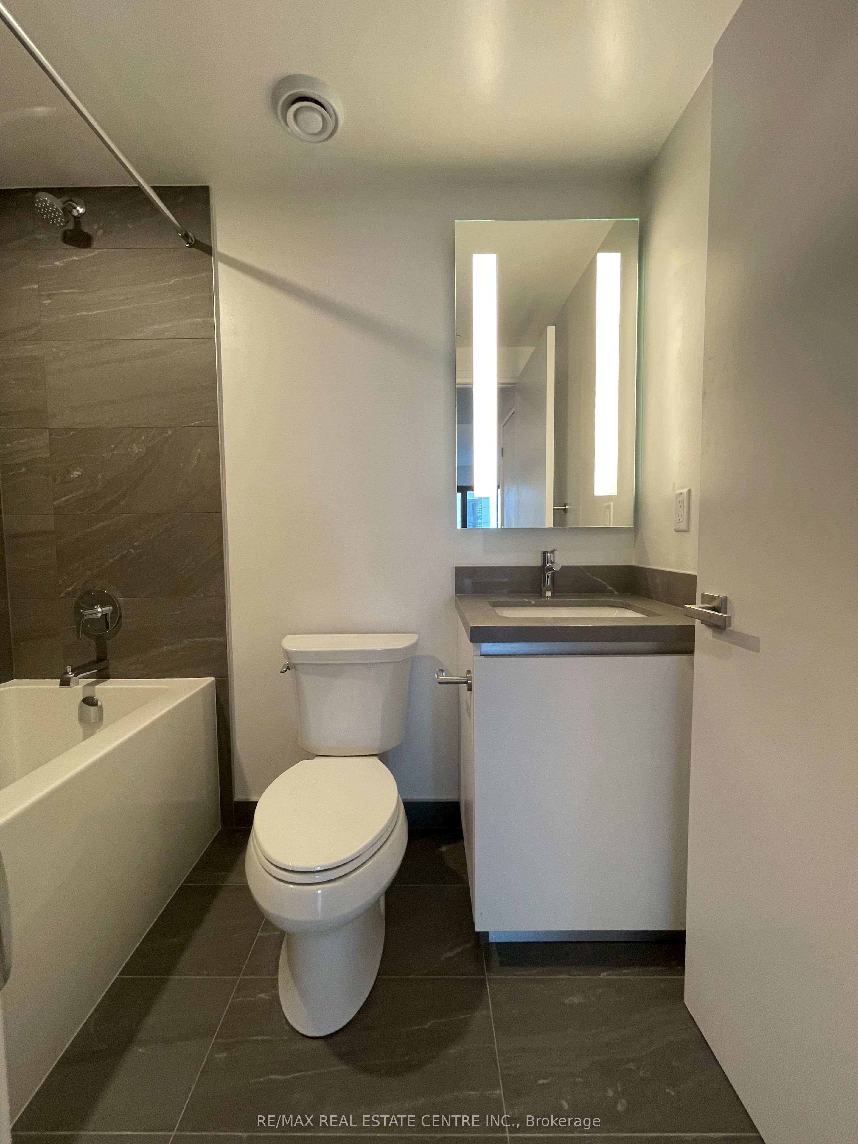 MLS #W12365440 image #10