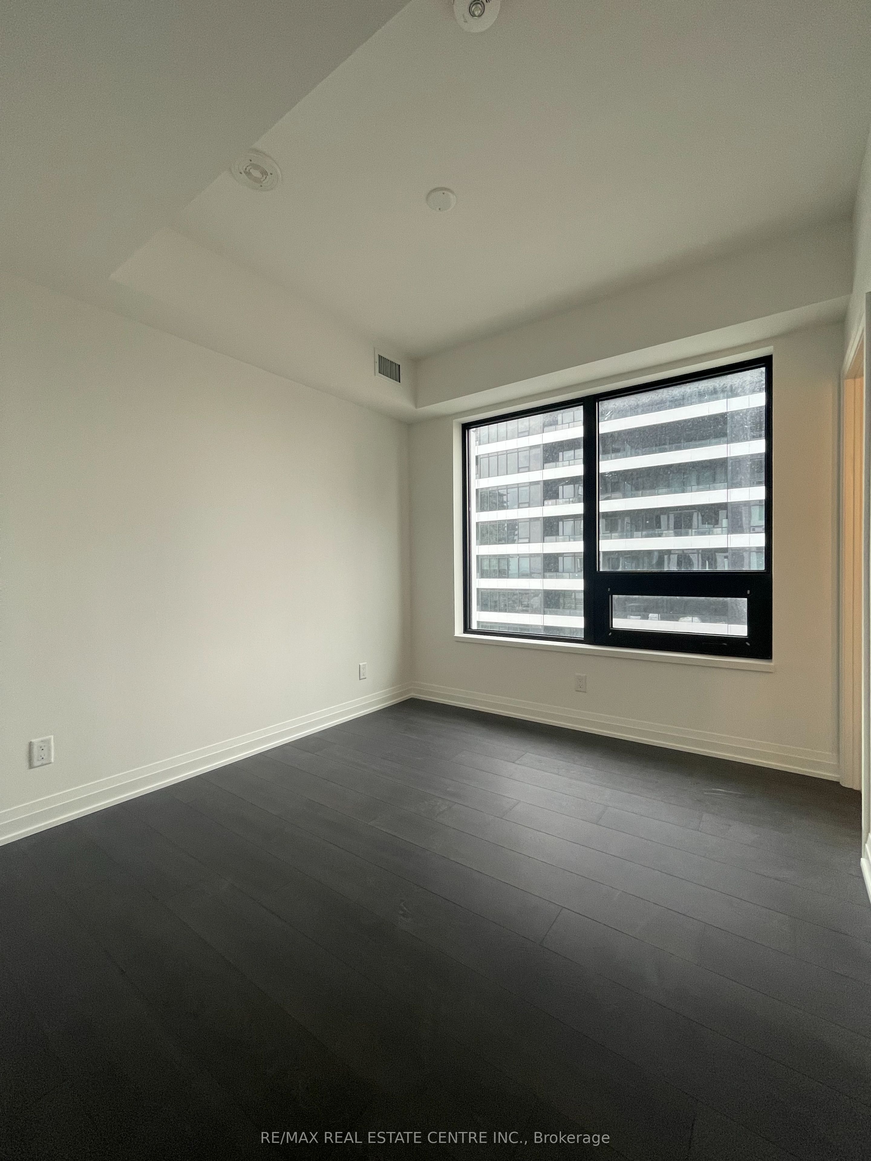 MLS #W12365440 image #11