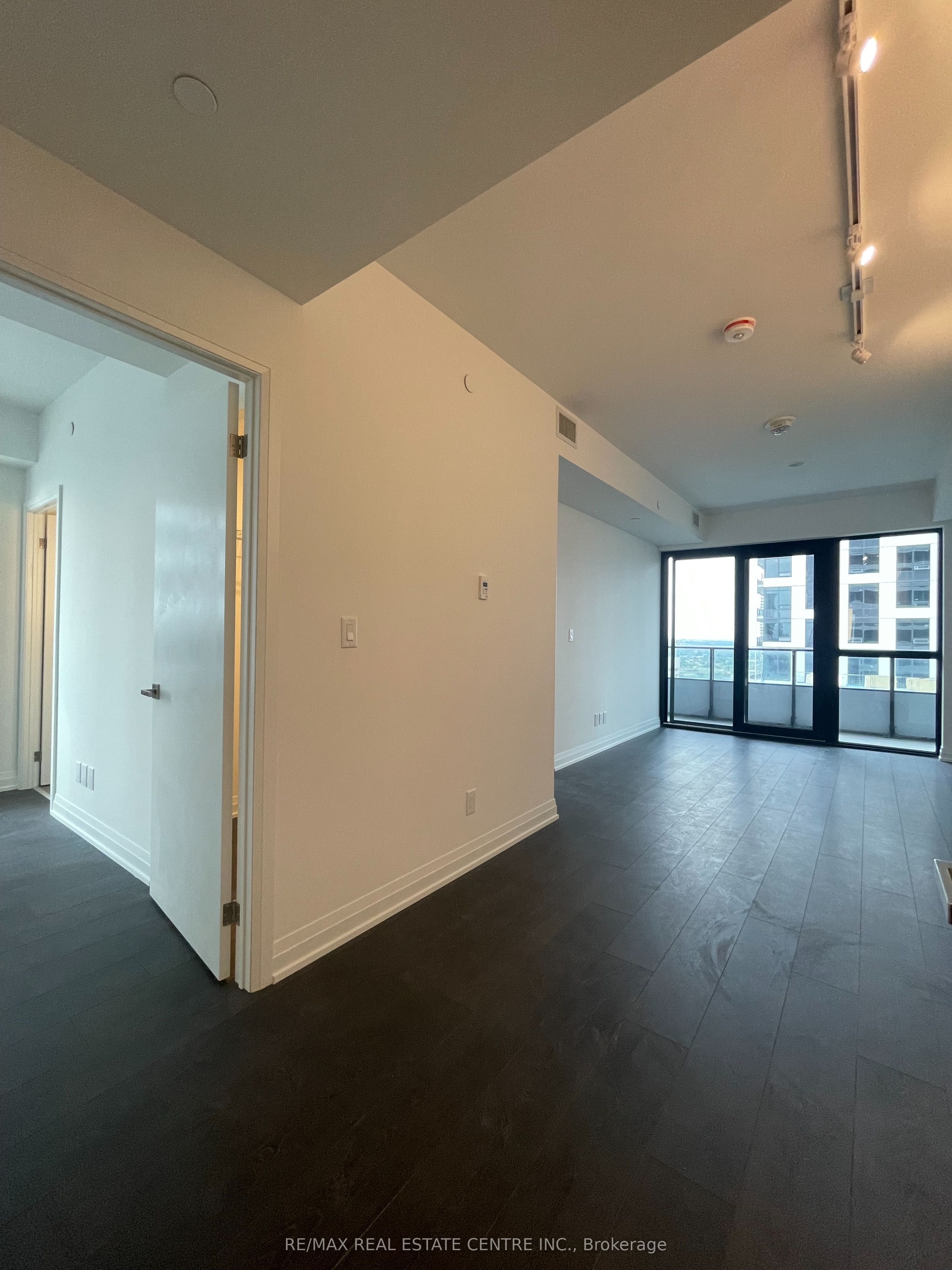 MLS #W12365440 image #4