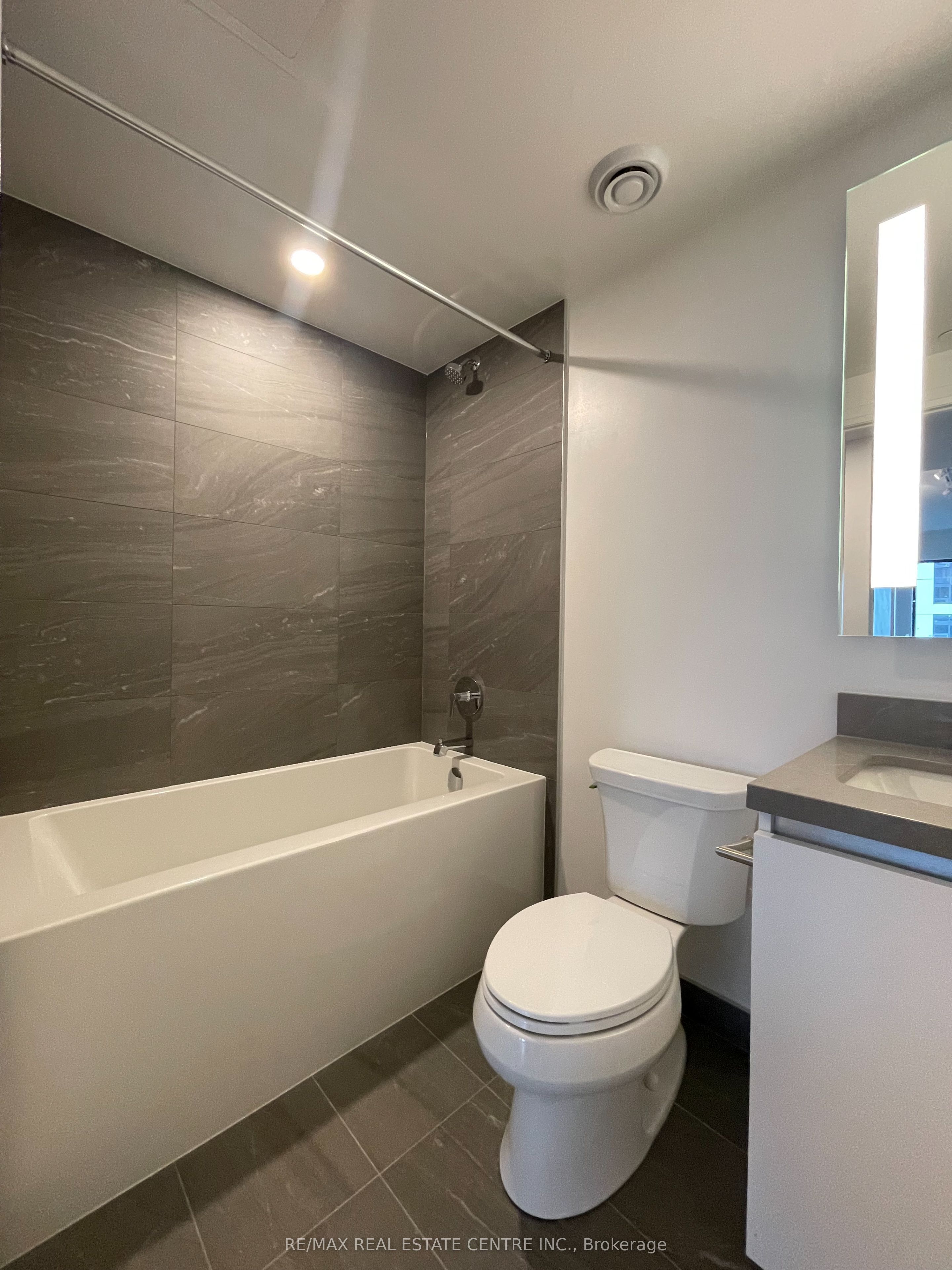 MLS #W12365440 image #9