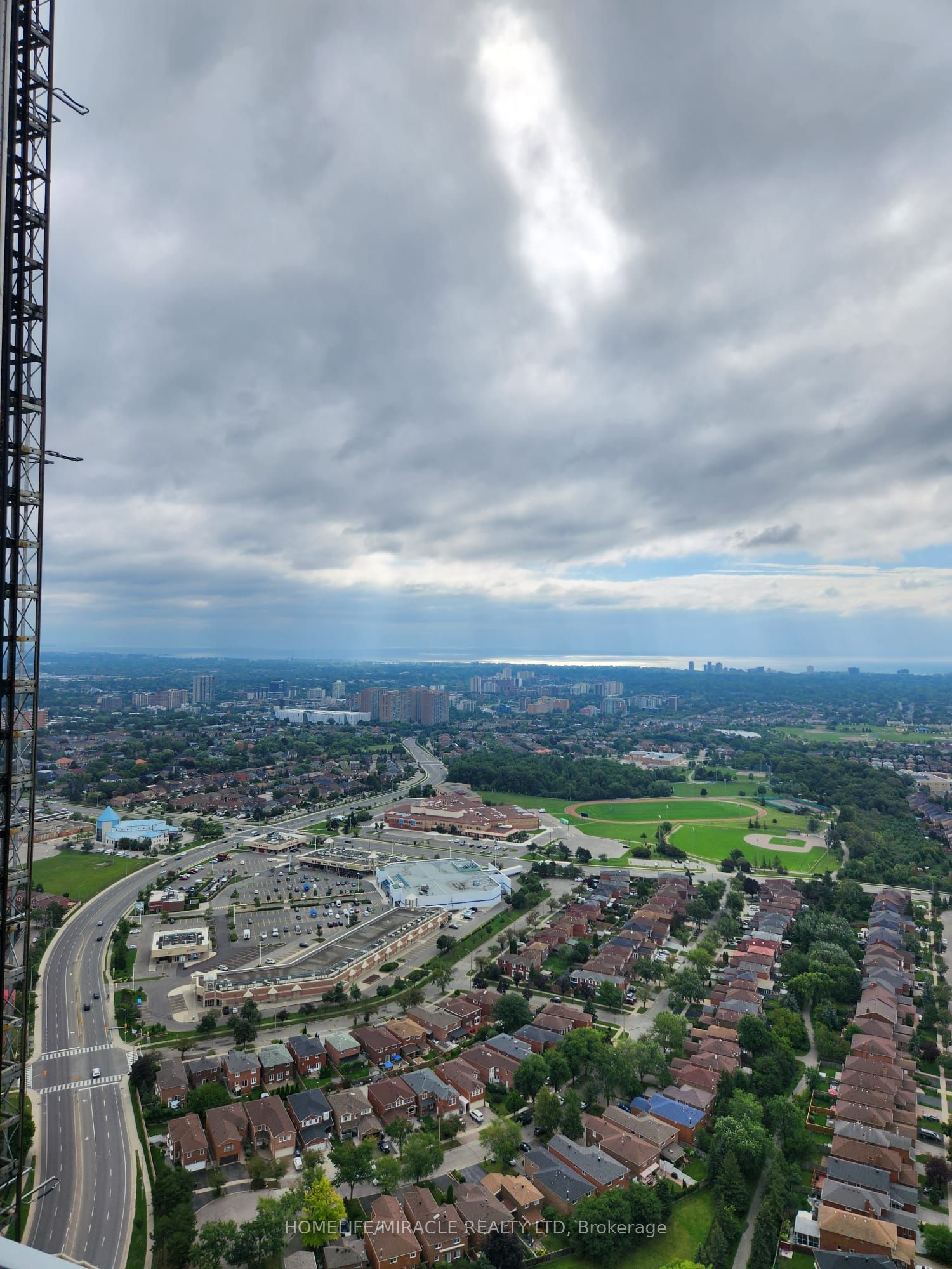 MLS #W12365543 image #17