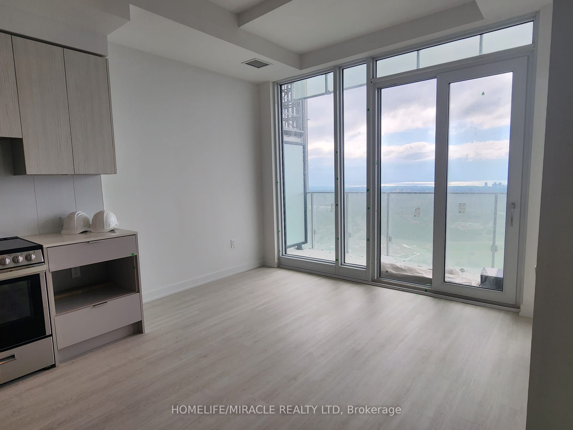 MLS #W12365543 image #7