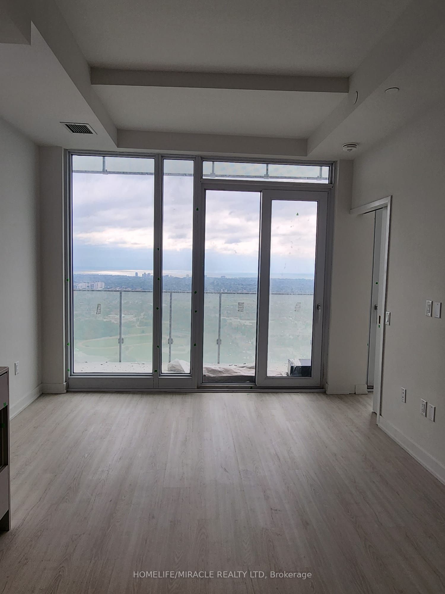 MLS #W12365543 image #8