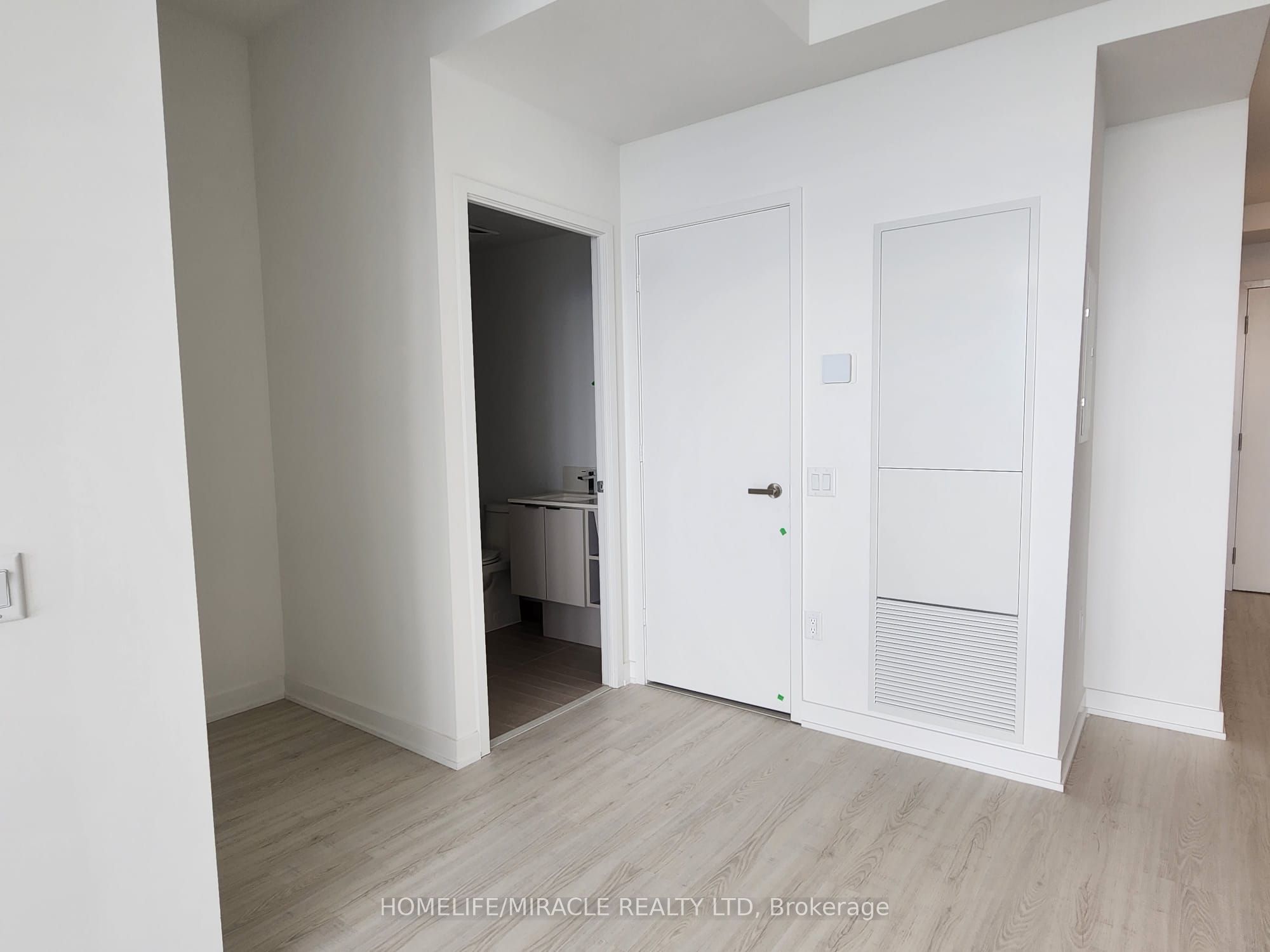 MLS #W12365543 image #9