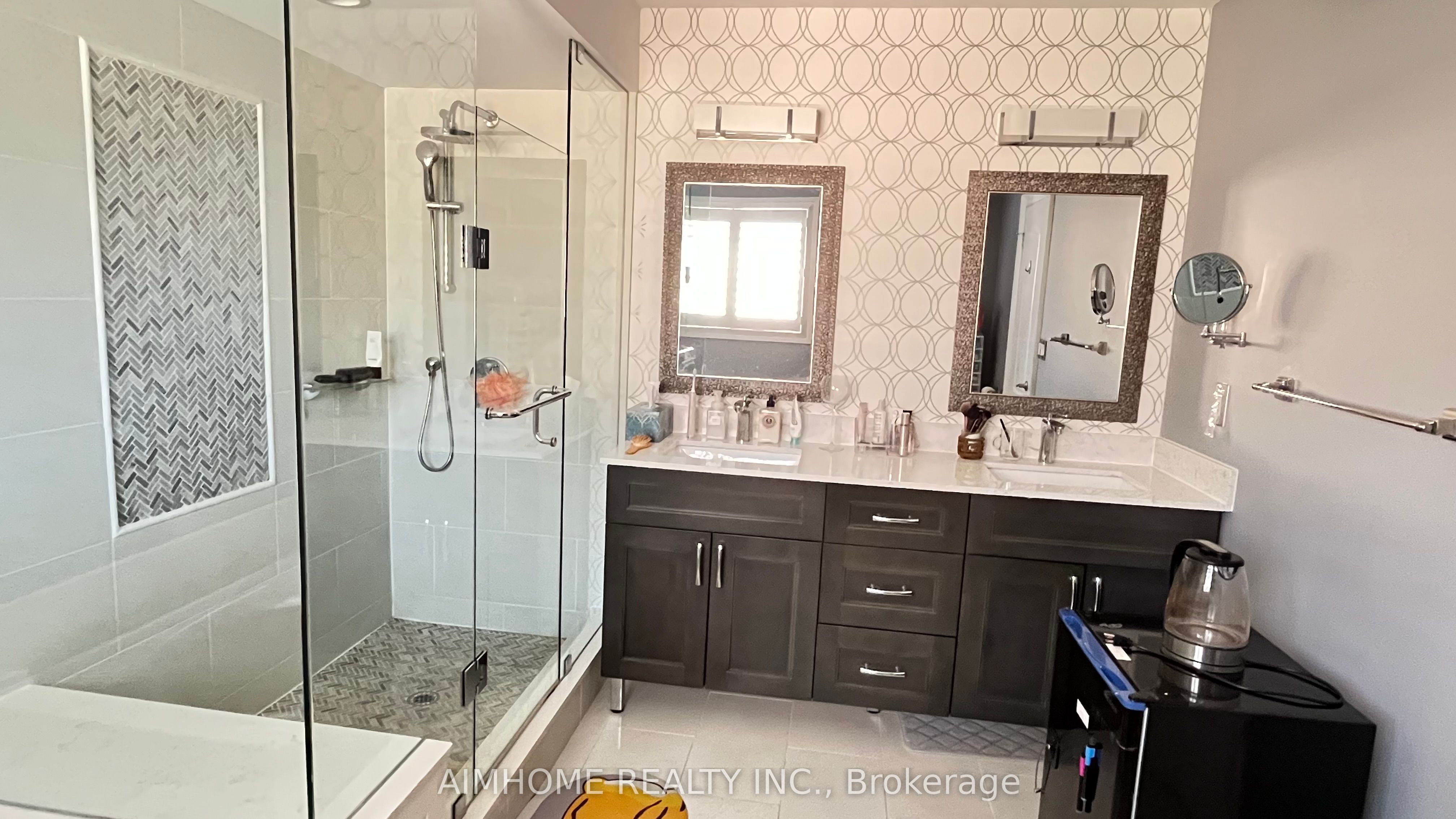 MLS #W12365782 image #10