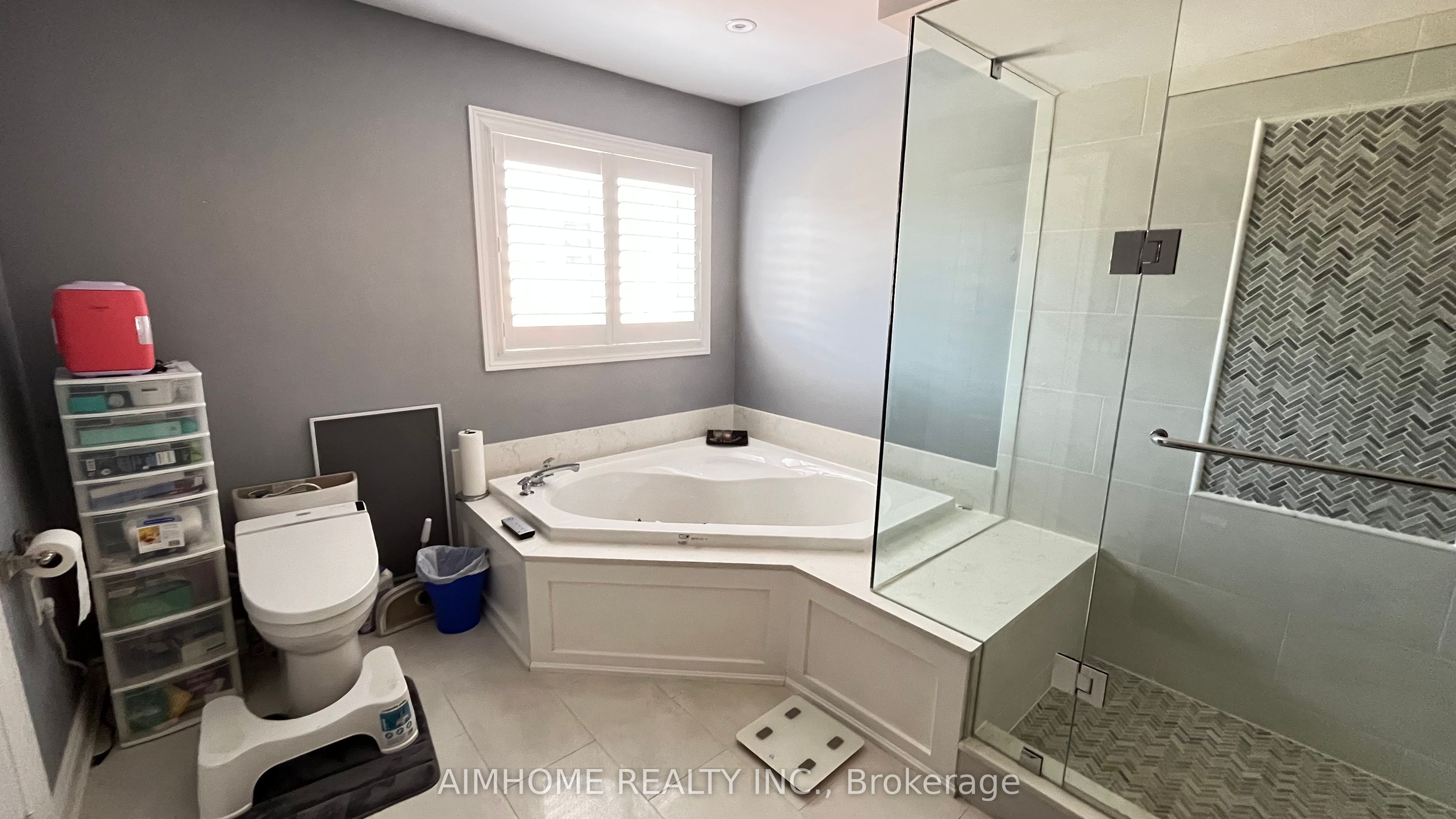 MLS #W12365782 image #9