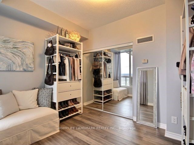 MLS #W12365800 image #12