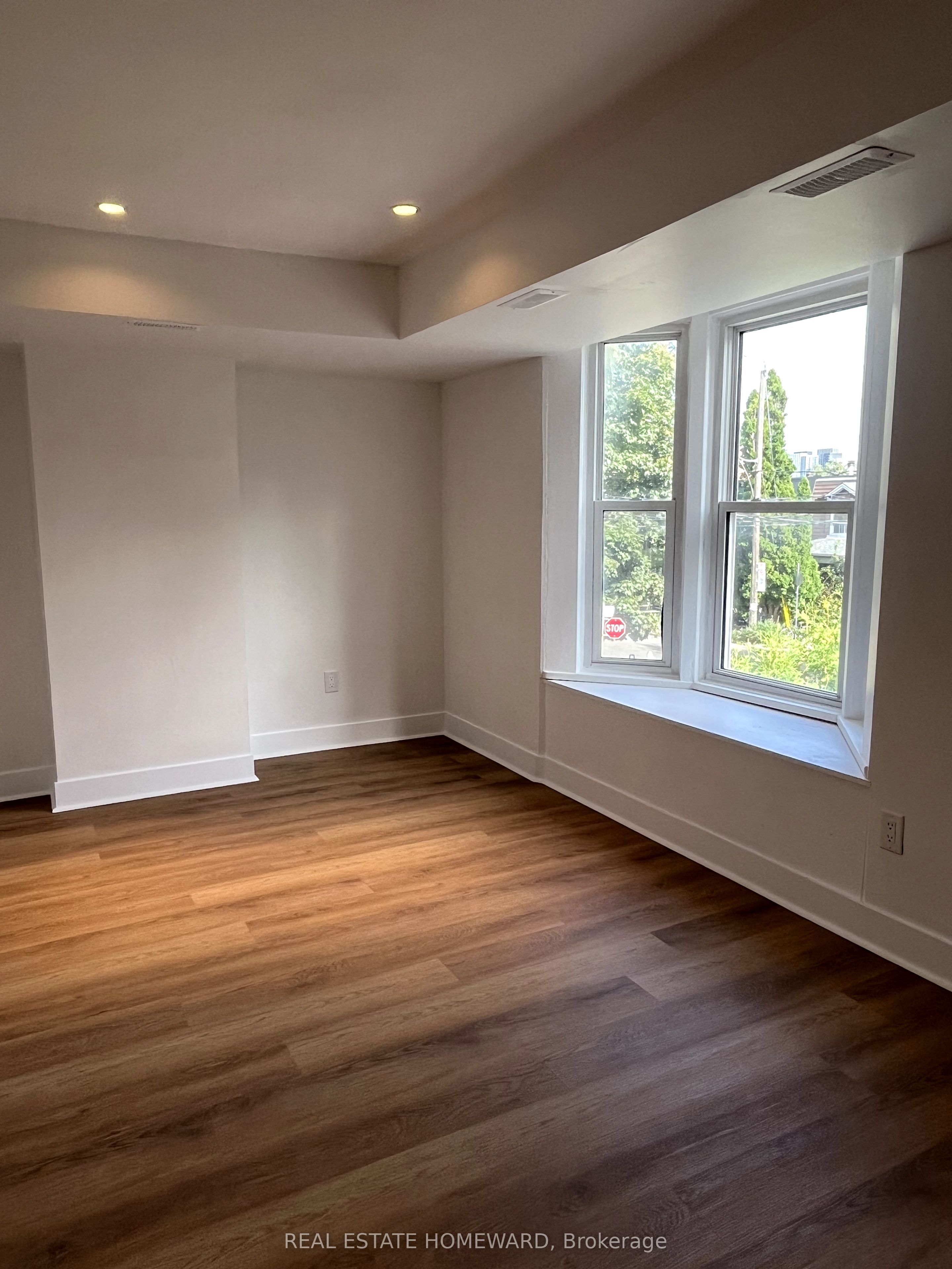 MLS #W12365915 image #11