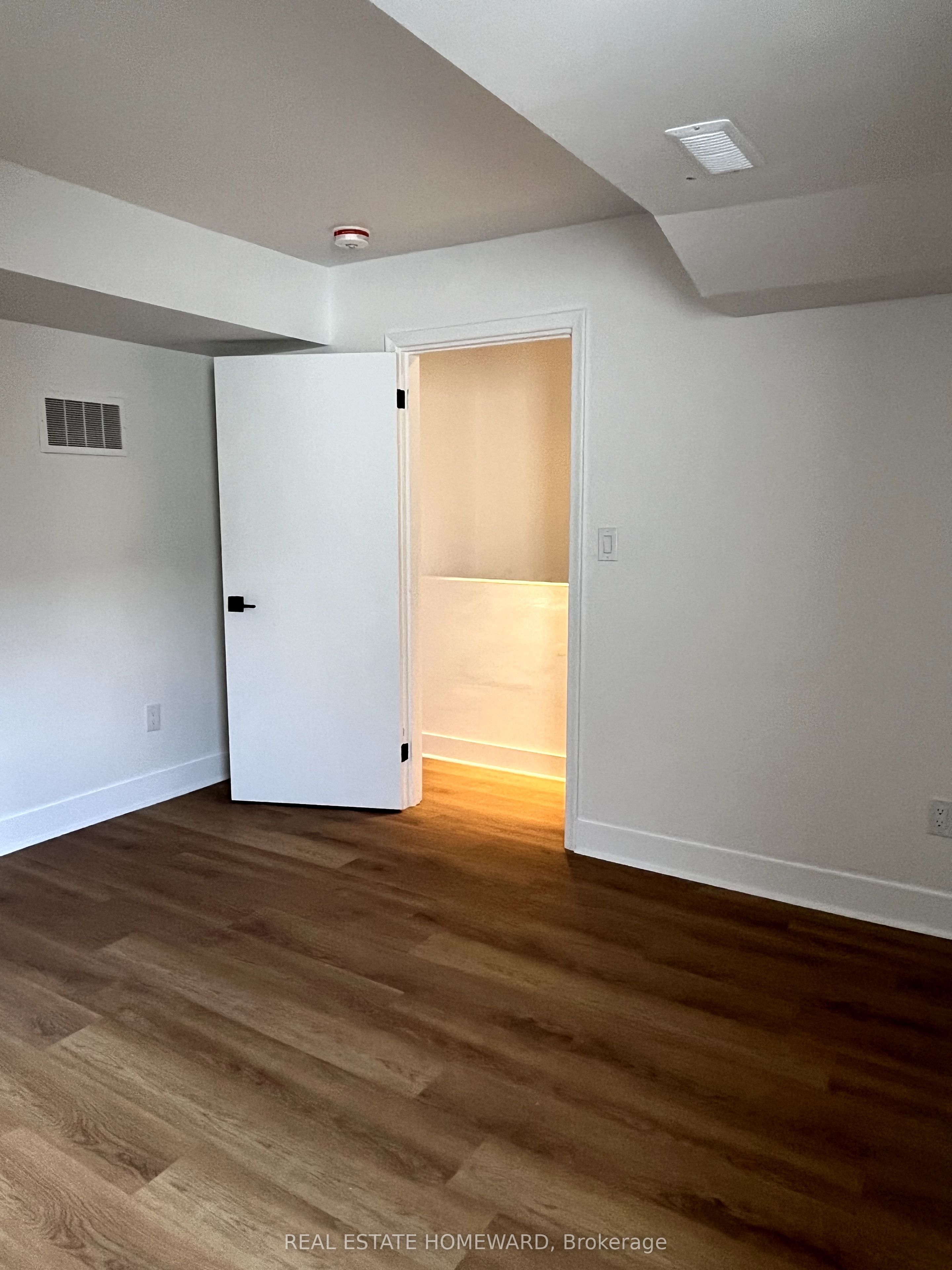 MLS #W12365915 image #16