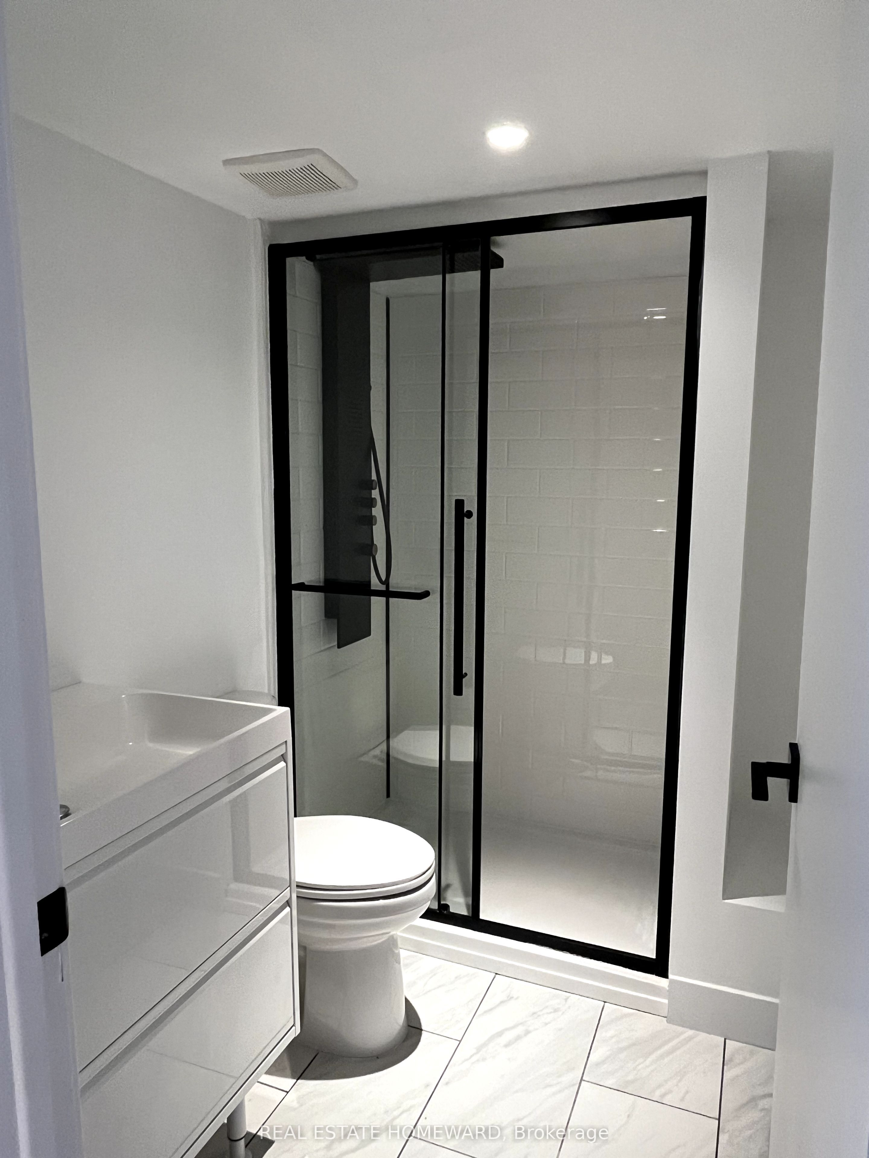 MLS #W12365915 image #17