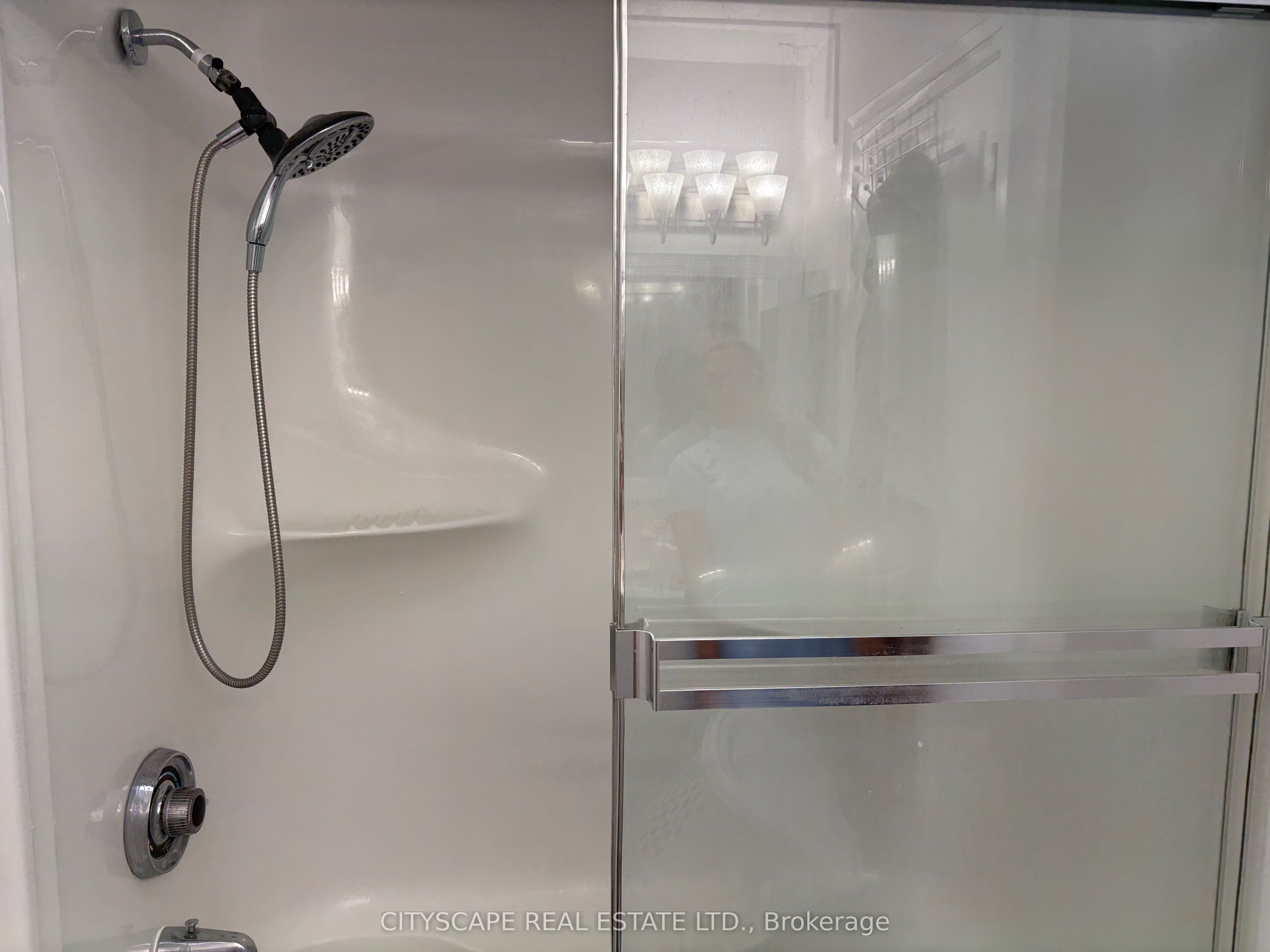 MLS #W12366028 image #12